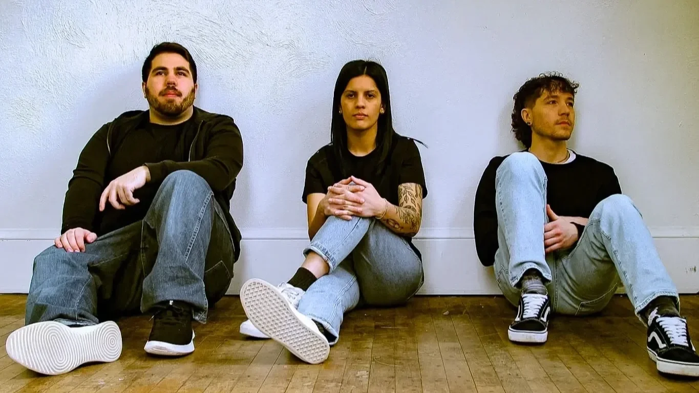 Camden County Trio Stays ‘Afloat’