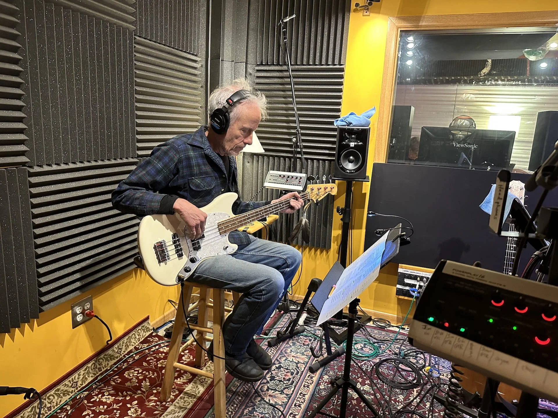 Bongos bassist, Rob Norris