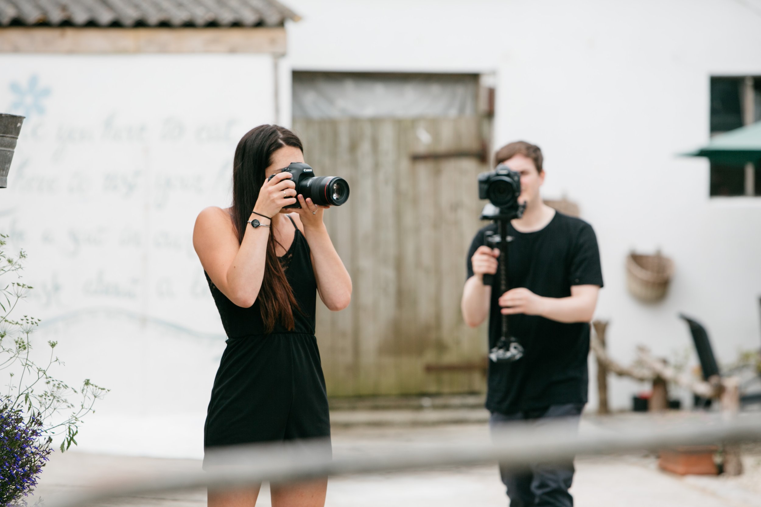 How Photographers &amp; Videographers Can Work Seamlessly Together on a Wedding Day