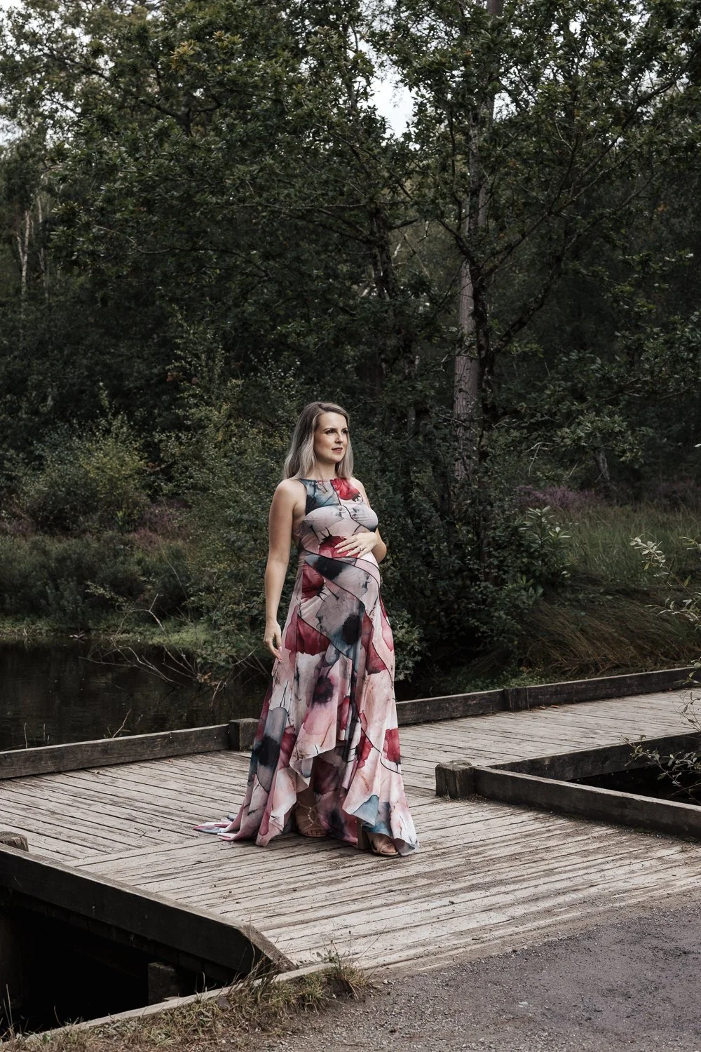 Autumn Maternity Photoshoot at the Lake in stover park plymouth Devon