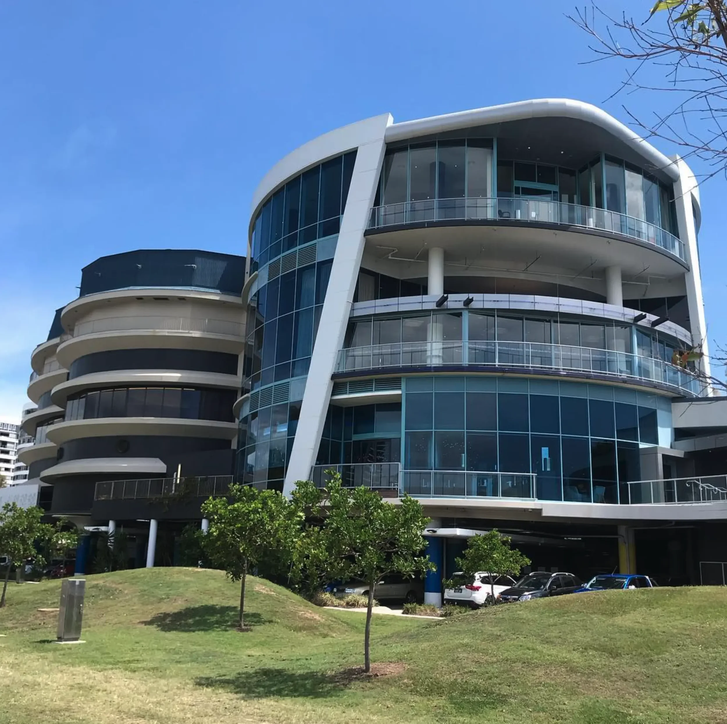 Blackmore's Pressure and Window Cleaning - Apartment Block Glass Cleaning - Coolangatta