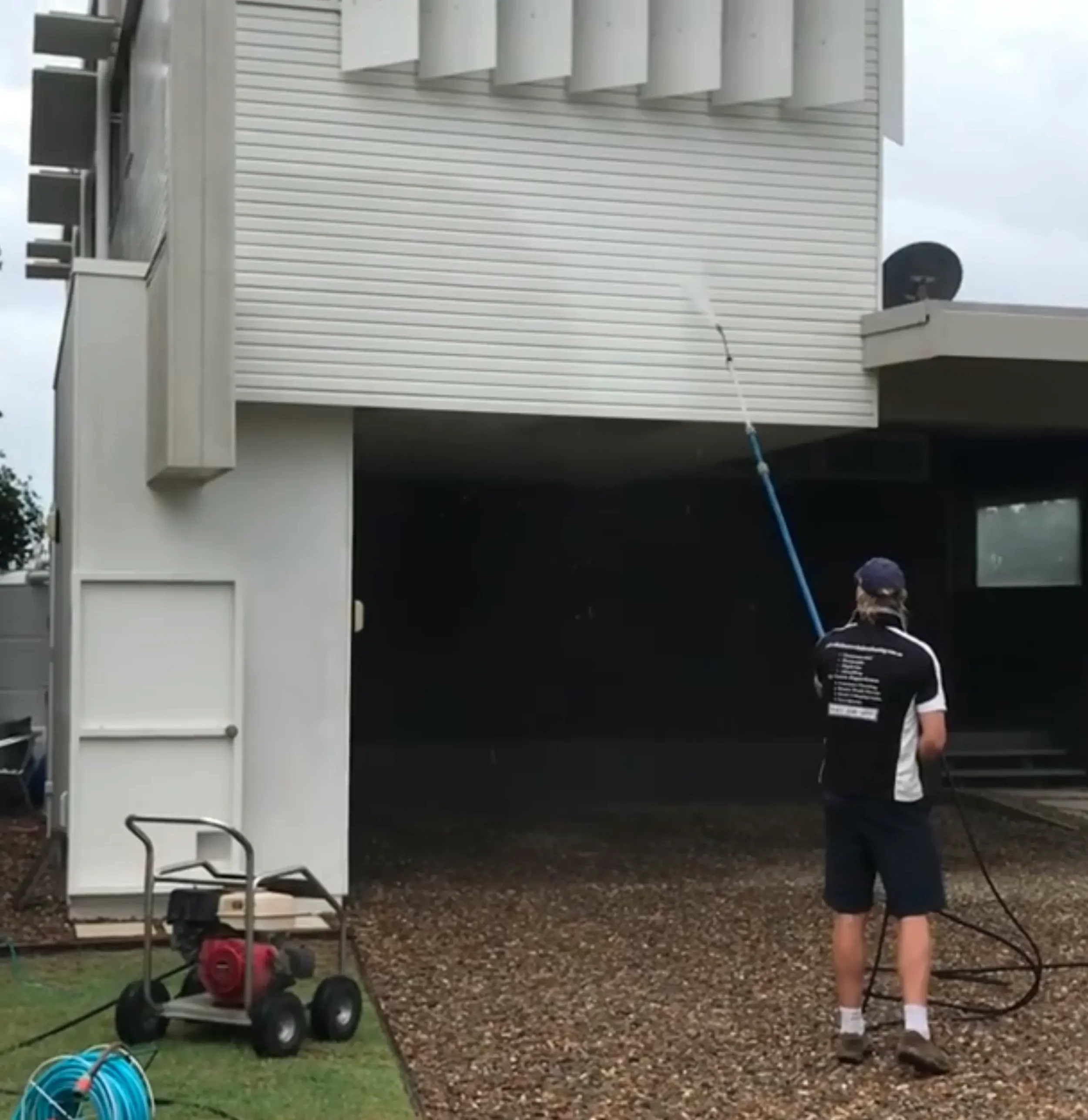 Blackmore's Pressure and Window Cleaning - Exterior Home Wash-down