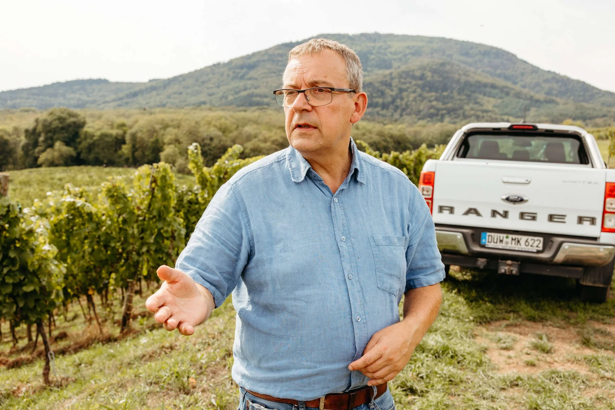 Kellermeister  Mathieu Kauffmann bei der Rieslingernte im Chateau Ollwiller im Elsass - fotografiert von Jeannette Petri