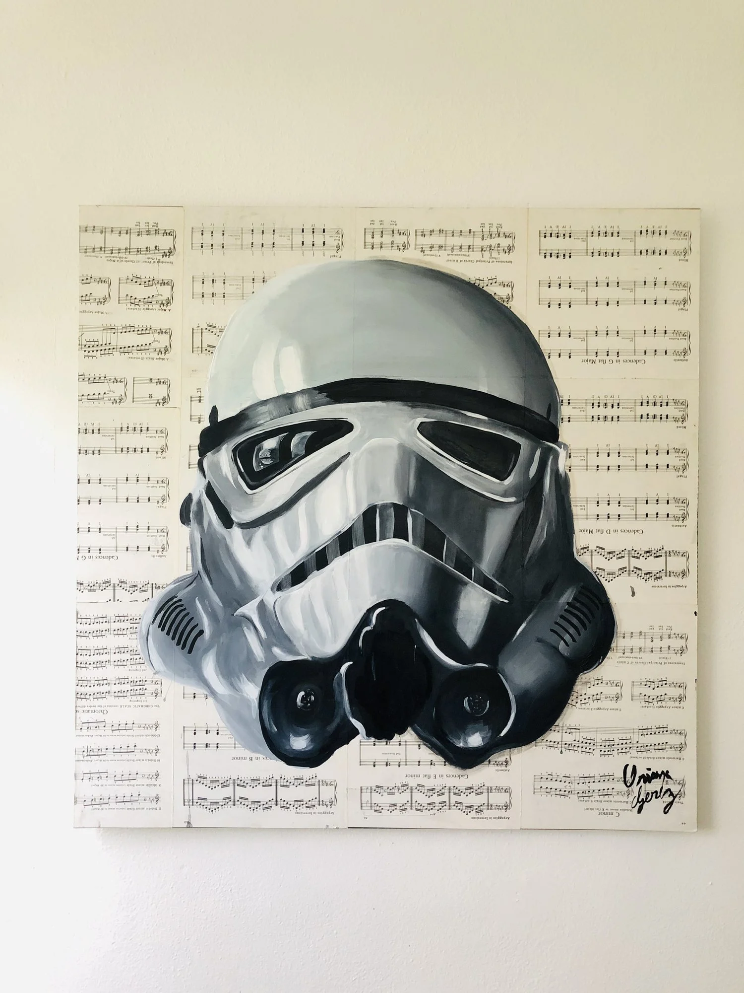 White Stormtrooper Helmet.jpeg