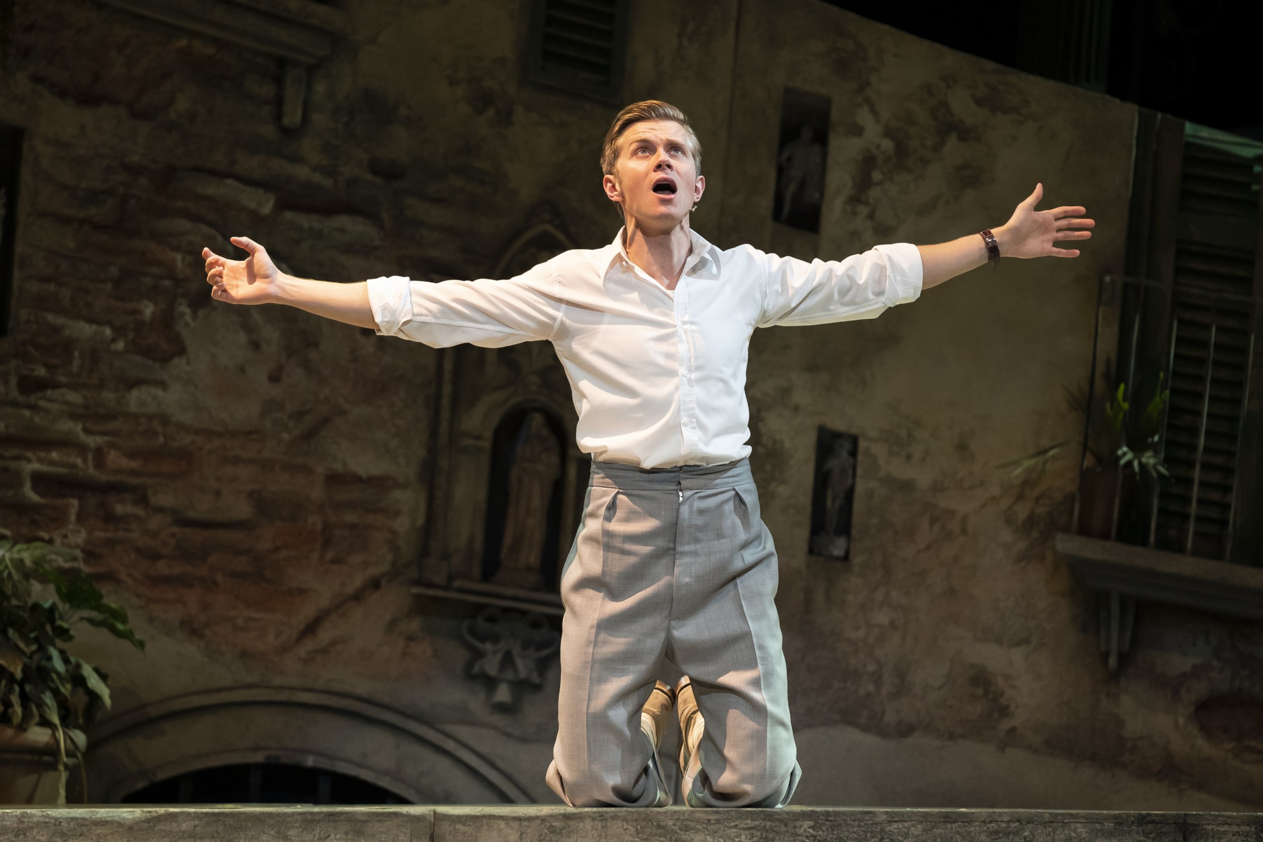 6_Rob-Houchen-in-the-Scenario-Two-production-of-The-Light-in-the-Piazza-at-Lyric-Opera-House_Credit-Liz-Lauren-scaled.jpeg