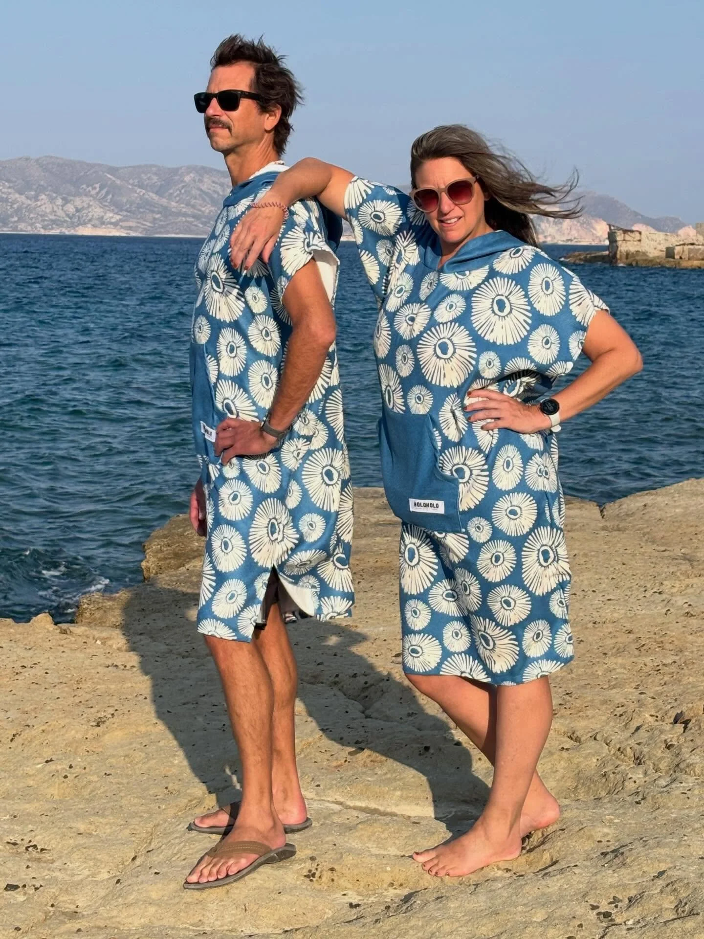 Blue ʻŌpihi sold out 💙 Green ʻŌpihi is still available 💚

#holohololife #oceanlife #waterlife #surflife #changingponcho