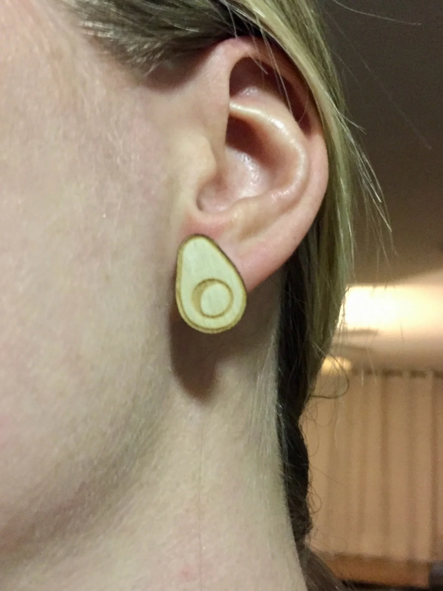 🥑
These started as a quick sketch between meetings, while thinking about intentional asymmetry.

When you split an avocado, the pit stays with one side. It is not balanced, but it is correct. That detail is what makes the object feel honest.

The ea