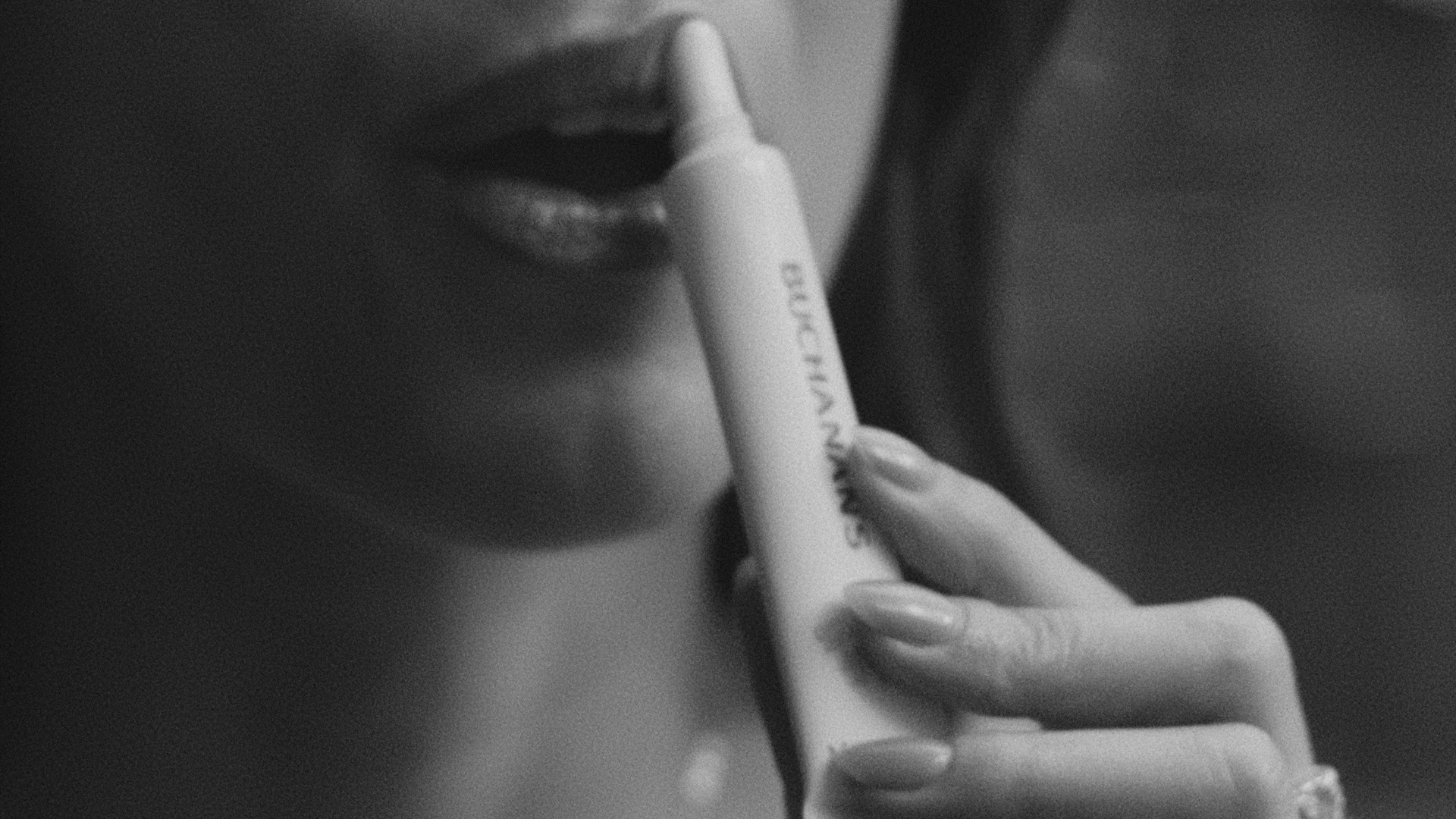 → BUCHANAN'S // WHISKISSES