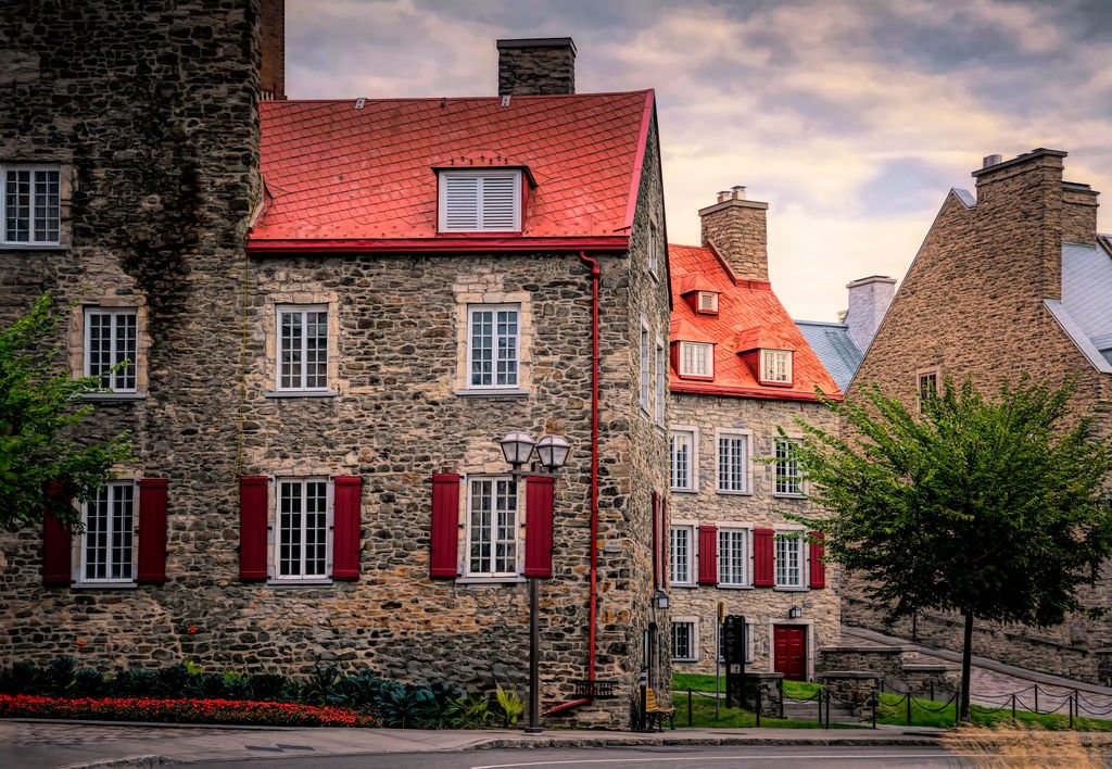 STONE RED ROOFED BUILDINGS IN QUEBEC CITY
