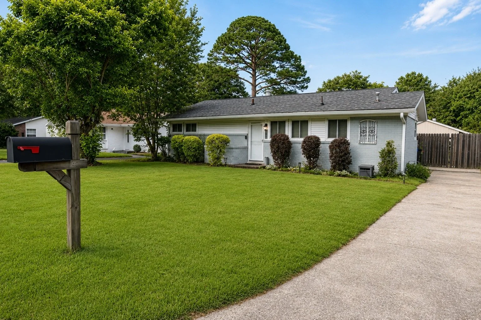 02 Driveway.jpg