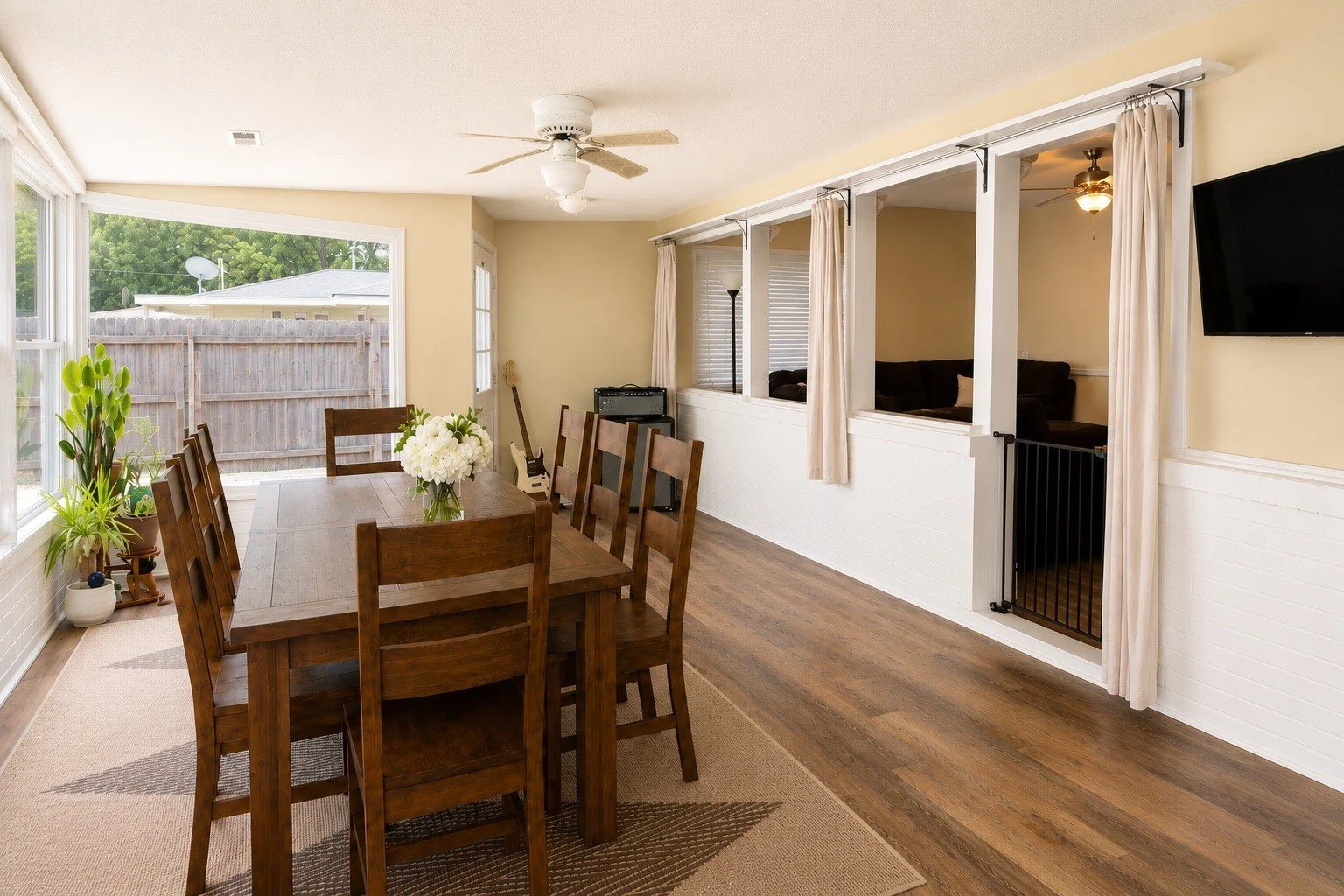 18 Sunroom 3.jpg