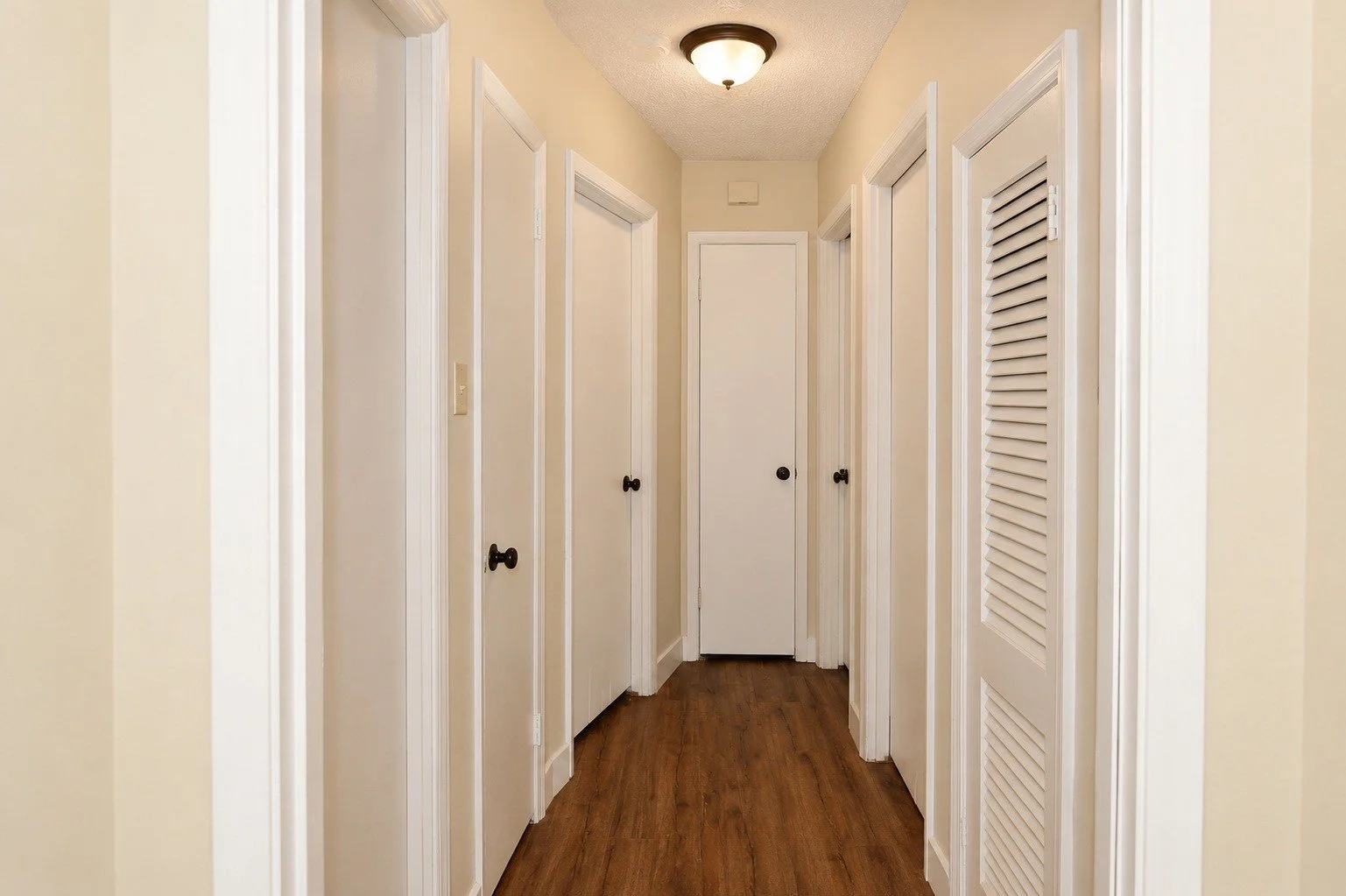 11 Hallway.jpg