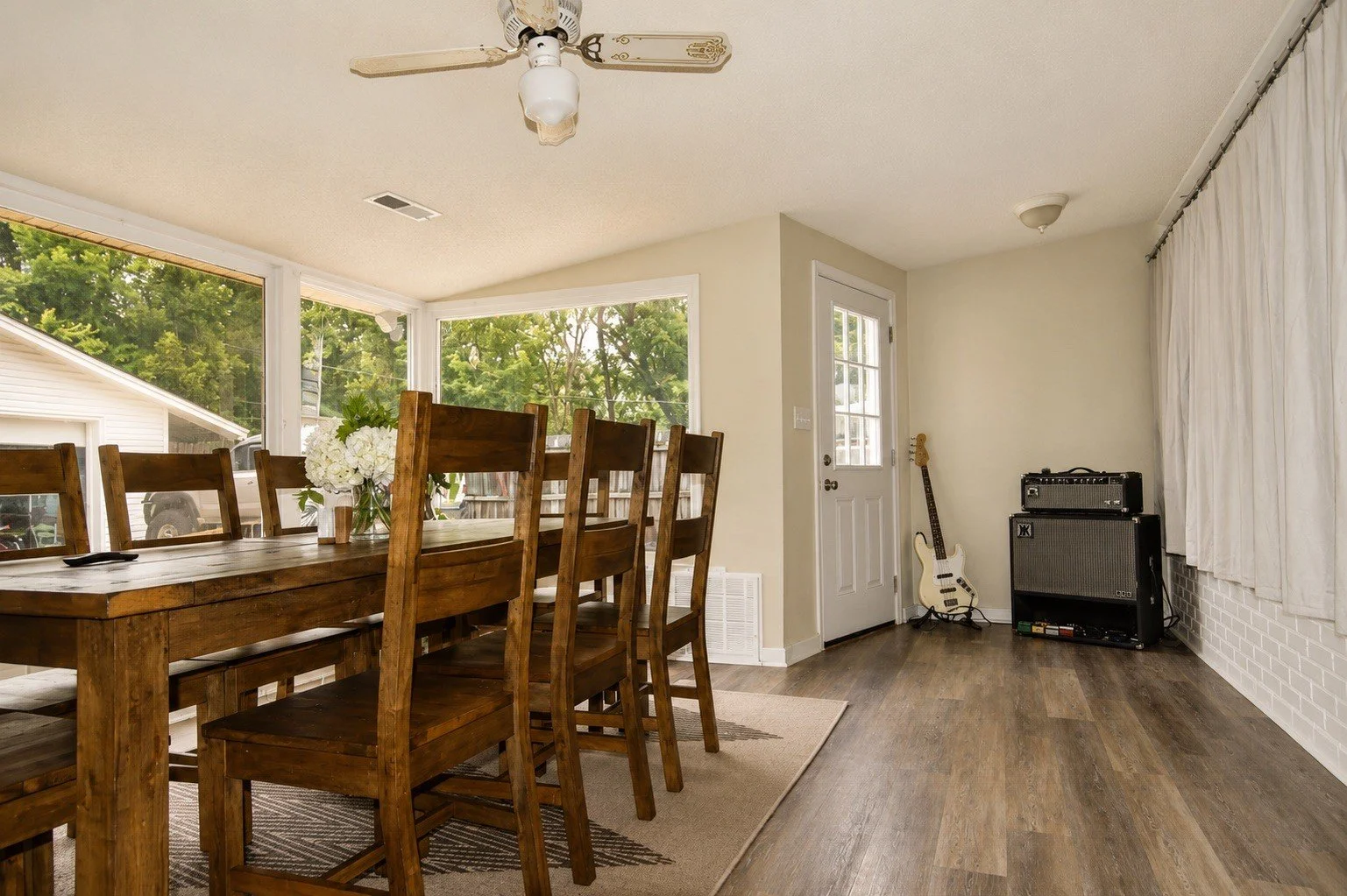 19 Sunroom 4.jpg