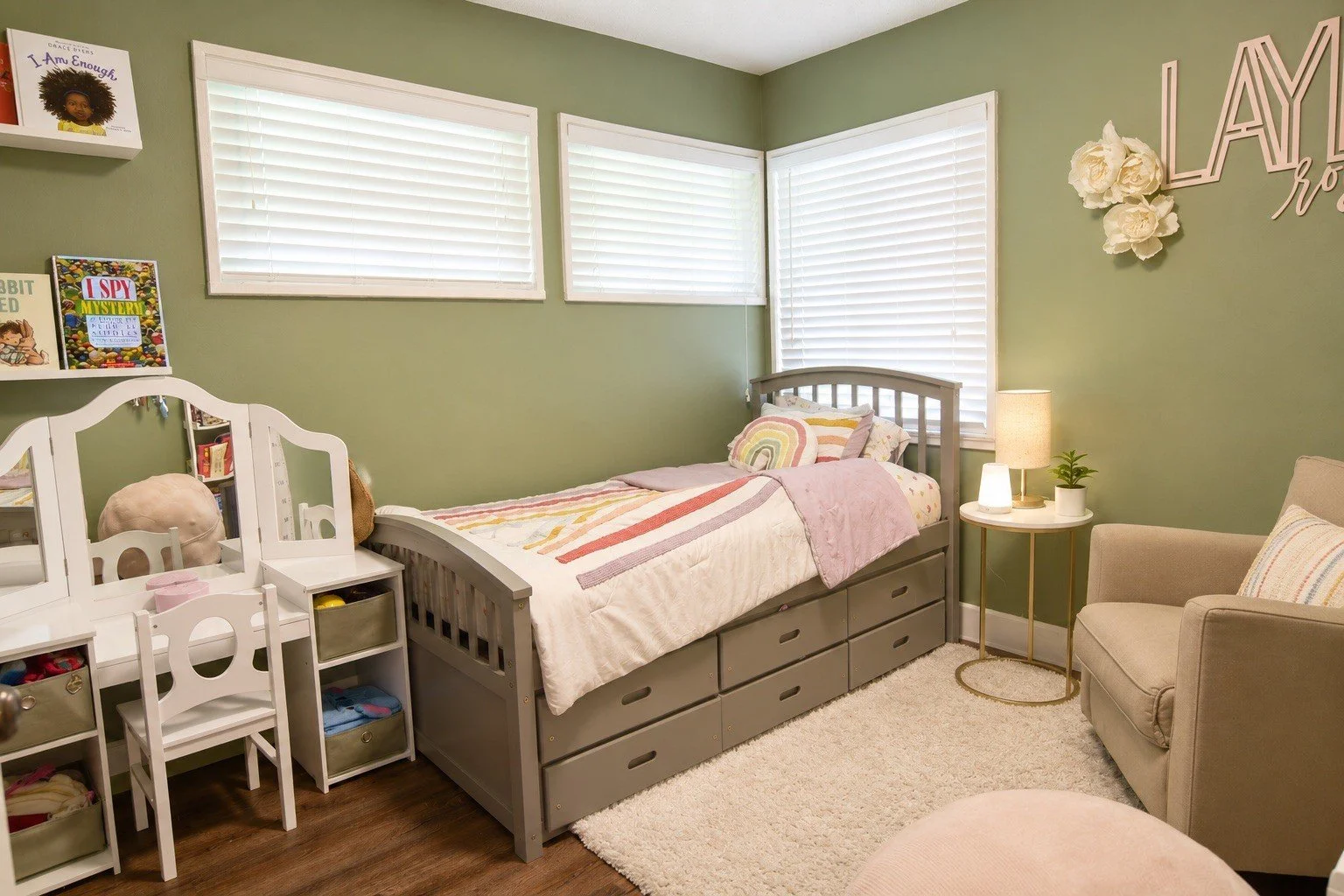 12 Bedroom 1.jpg