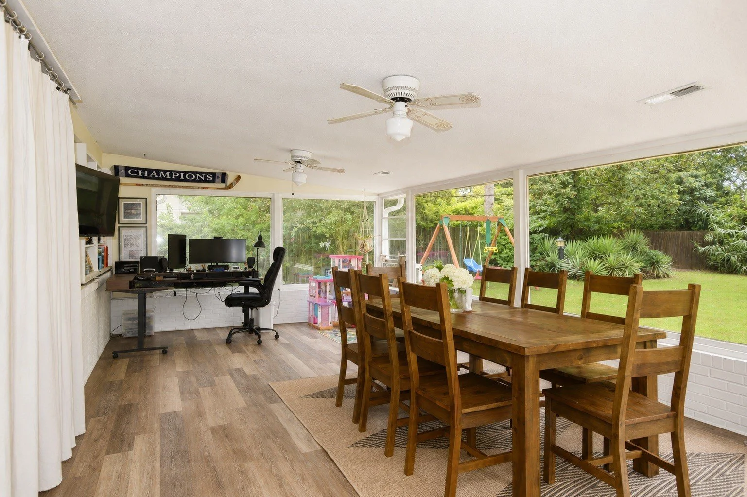 16 Sunroom 1.jpg