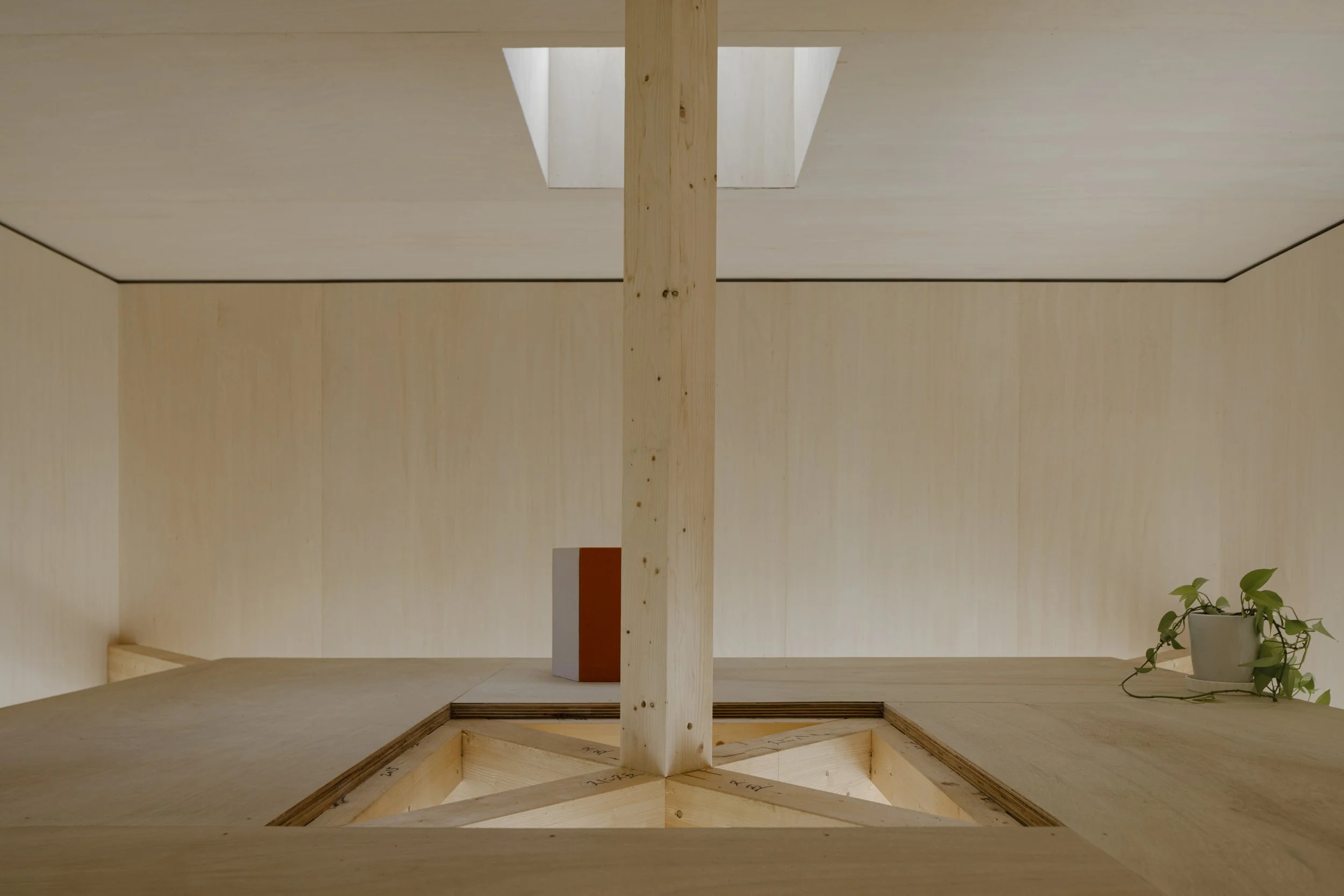 Studio_5.jpg