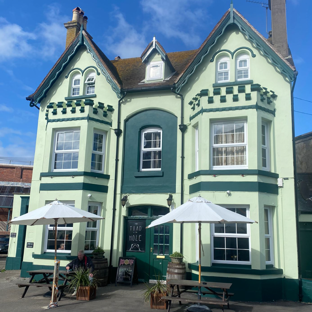 Toad Exterior - Rhi SQ.png