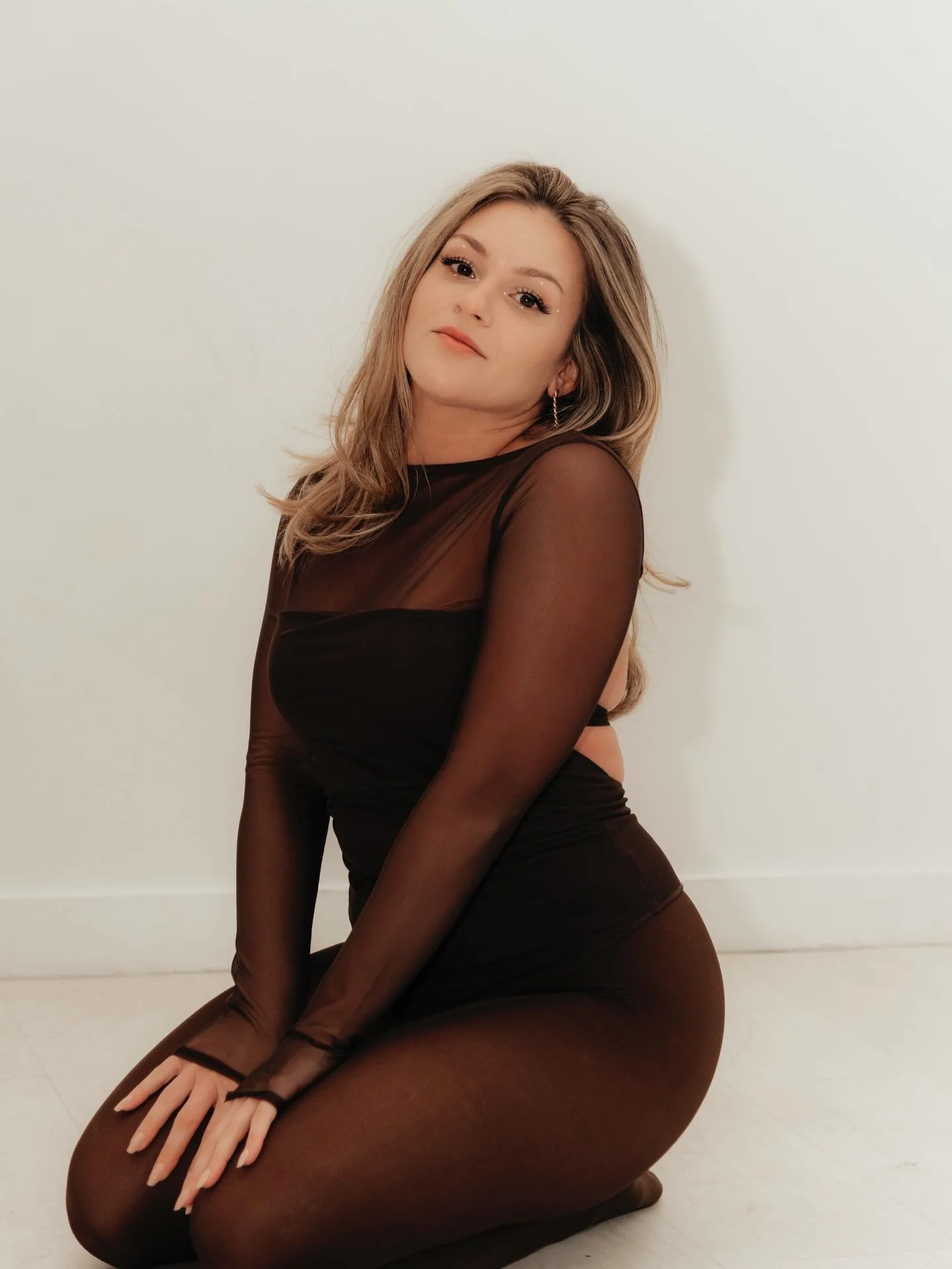 Embracing all sides of me in this new era ☺️

Will share more about this project and all the things behind the scenes when the time is right. Privacy feels important right now. Happy Winter Solstice y&rsquo;all ❄️

📸 @camilleadrianephotography