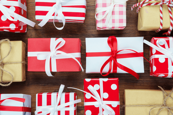 Best Holiday Client Gifts 2025: Smart, Thoughtful &amp; Professional