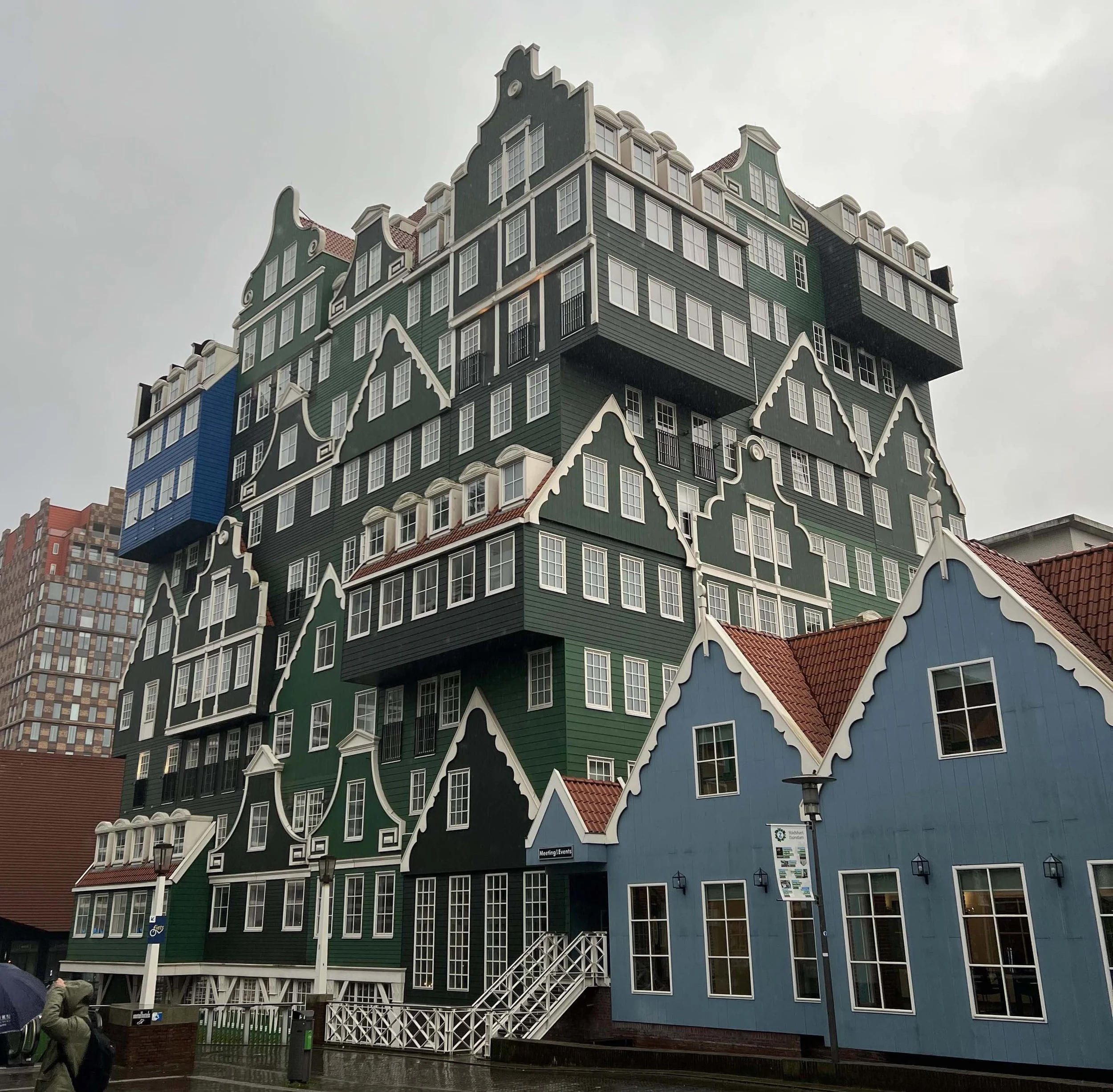 Zandaam Funky Buildings.jpg