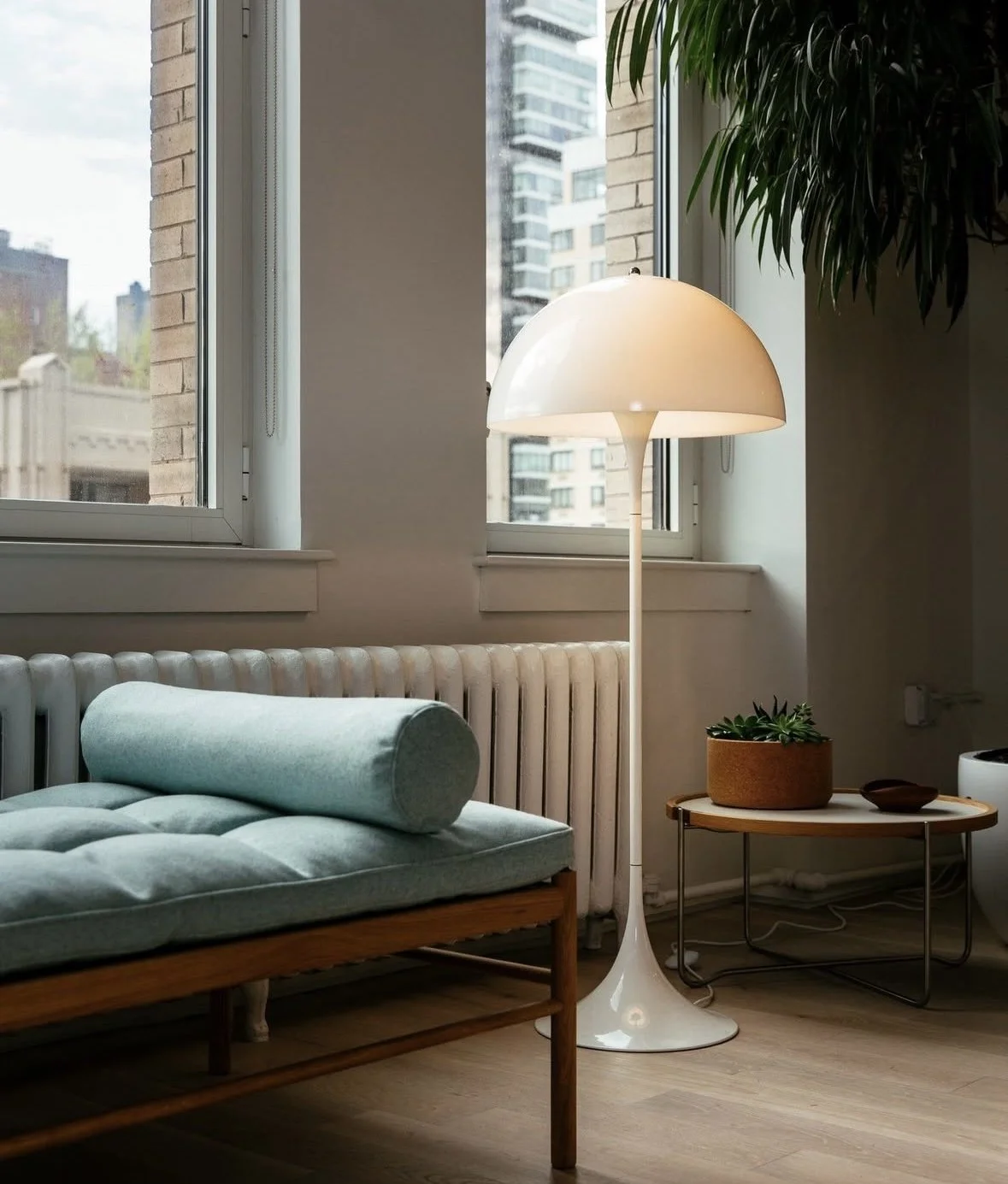 Classic design pieces by Louis Poulsen, Maison Barbara works with timeless interior design.