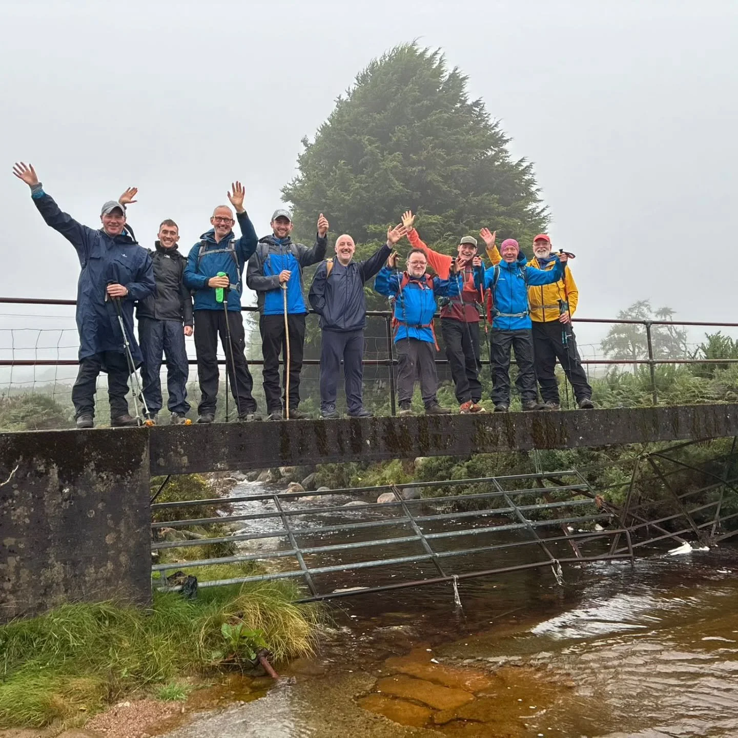 Cosy hike today in the Mournes with @outandabouthikersni 
Many thanks to Dermot for leading the group! 🥾

#outandabouthiking #hikingireland #Igbtireland #Igbthikeclub #gayhiking #gayhikeclub #lgbthiking #Igbthikeclub #lgbtsports