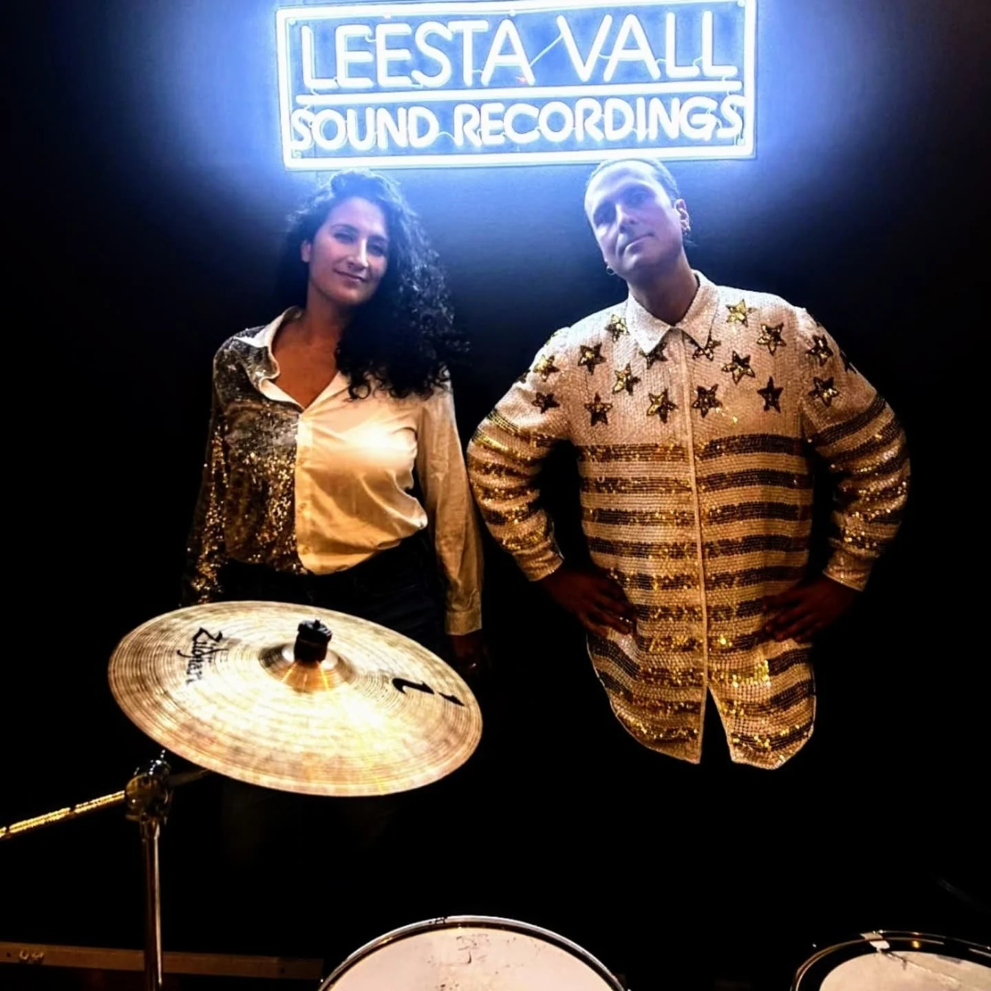 Greetings from Leesta Vall Sound Recordings! ποΈποΈποΈπΈ
We just recorded a dozen unique vinyls with a Rek-O-Kut record cutting lathe from the 1950's! So cool!!!ππ½β¨π«
No tracking or overdubs of any kind, just a live performance cut directly to 7&