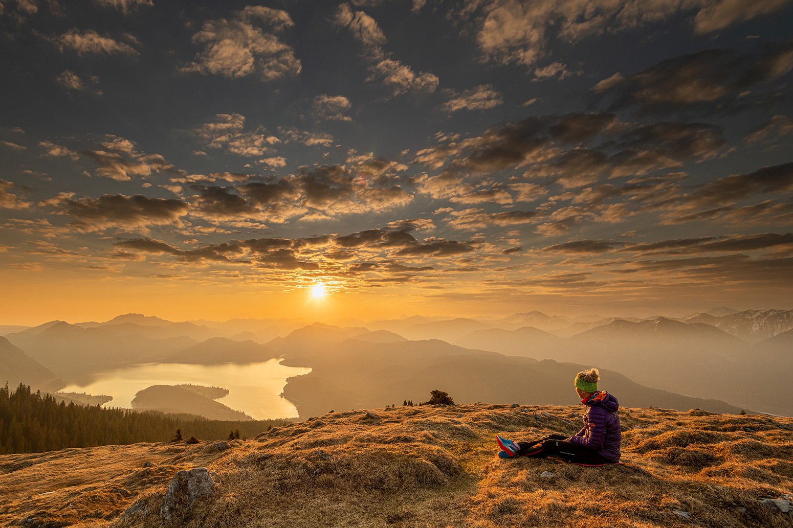 Blick über den Walchensee und das Karwendel Vorgebirge.