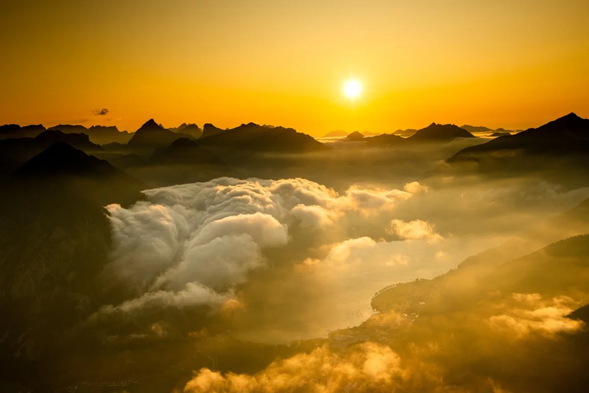 Goldener Sonnenuntergang am Achensee vom Plumsjoch aus fotografiert