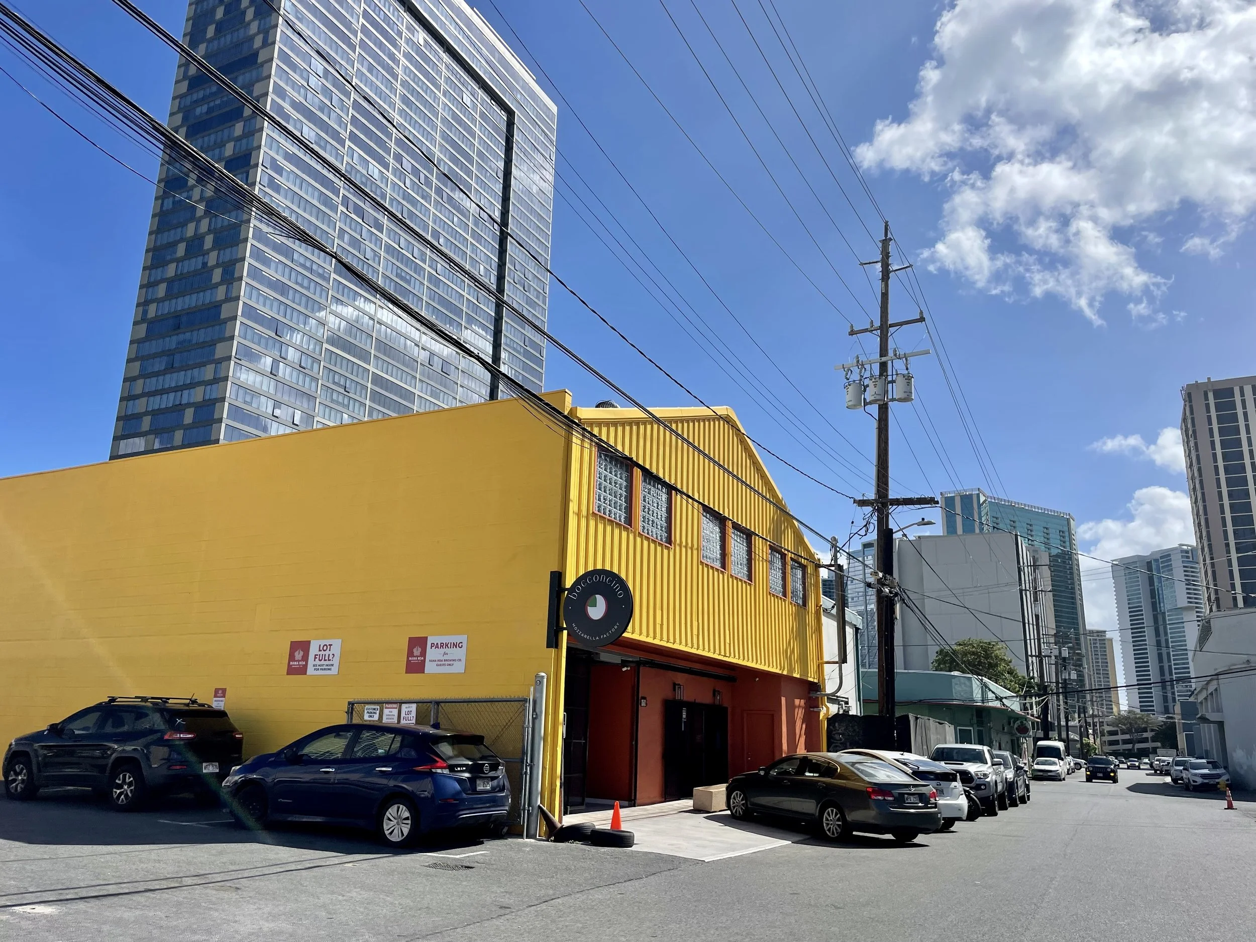 Bocconcino Café Opens in Kaka‘ako