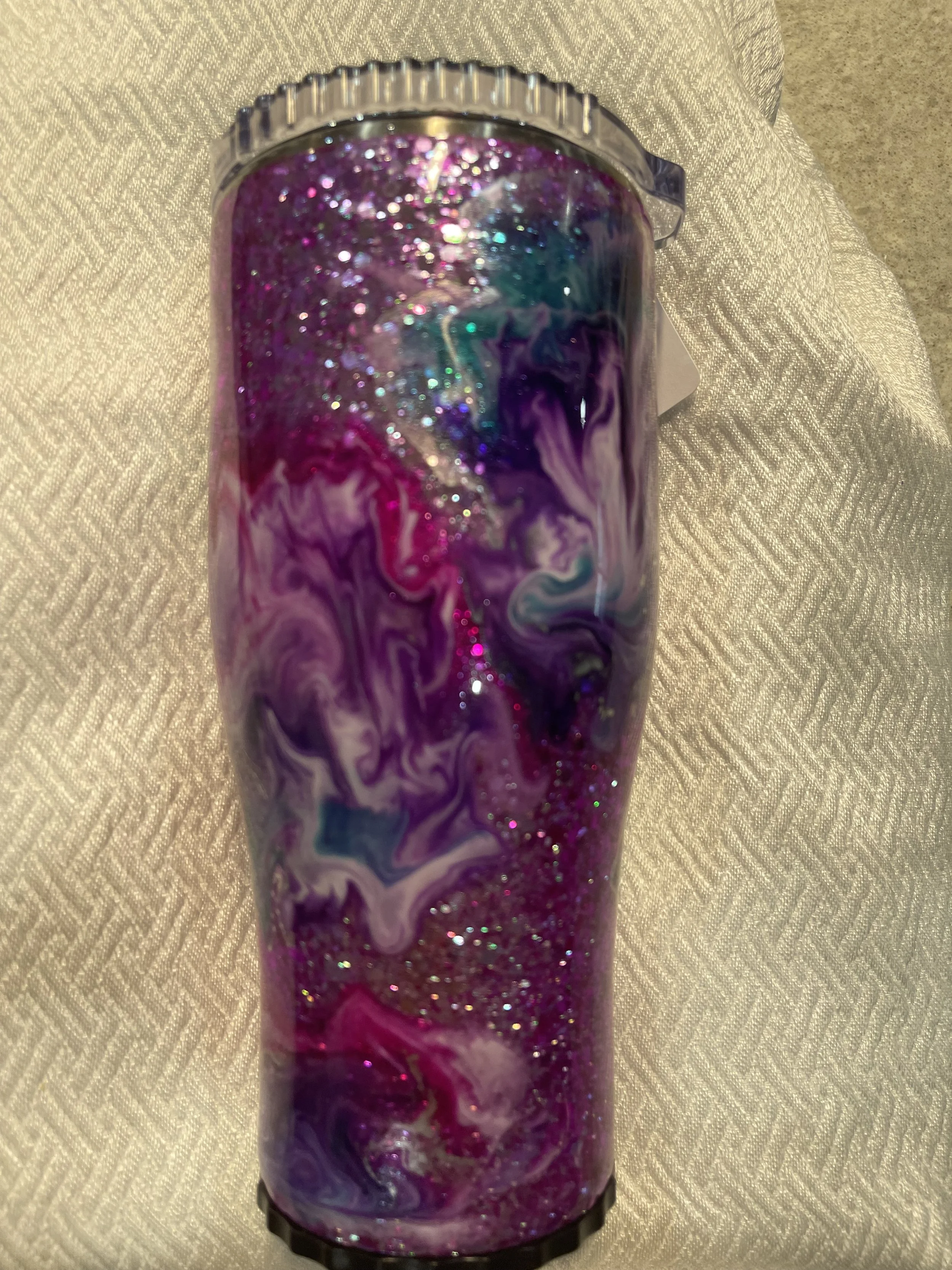 82 - 30oz Strawbler Fuscia Glitter Swirl -Judy Bolton