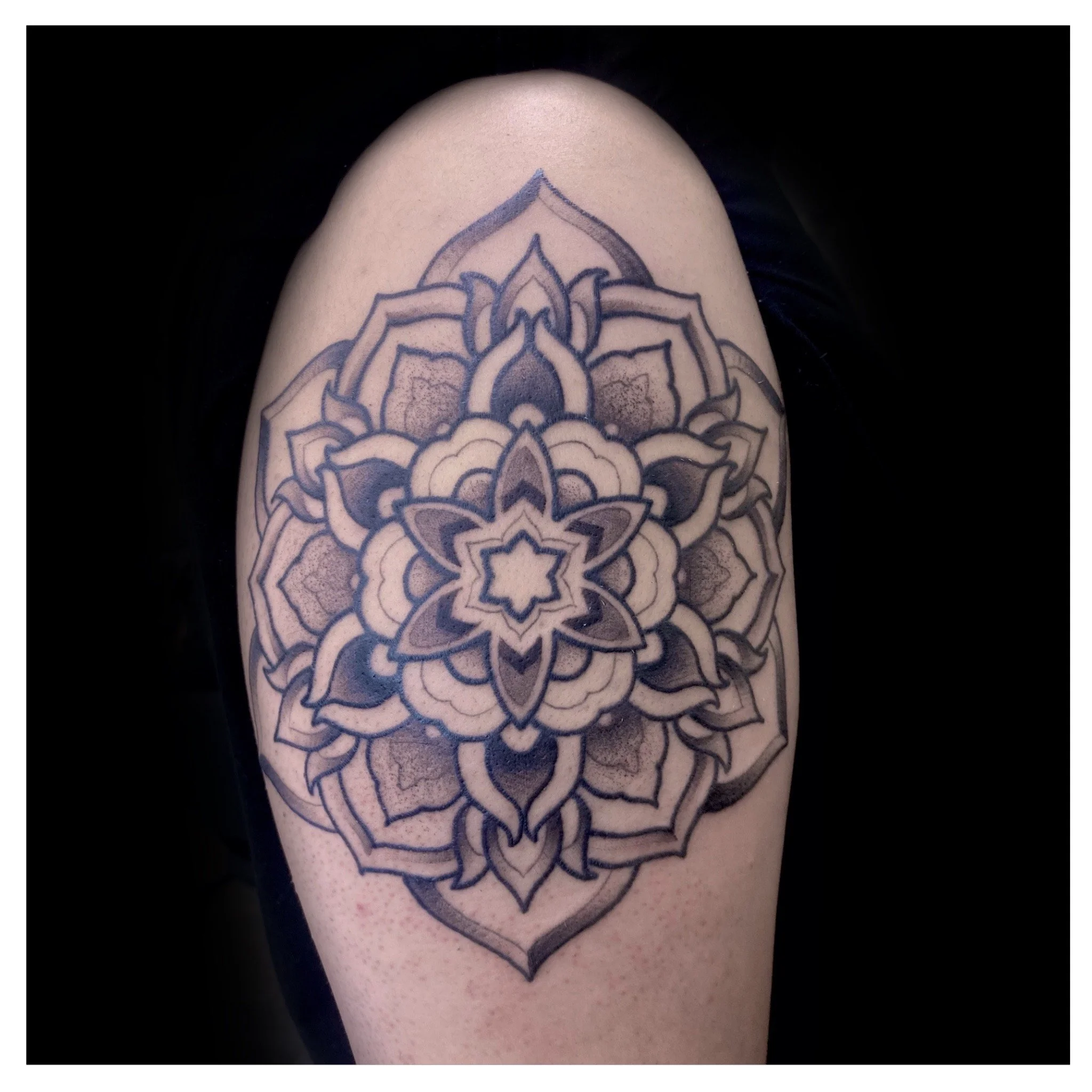 juan_upper_arm_mandala_geometric_black_grey_stipple.JPG