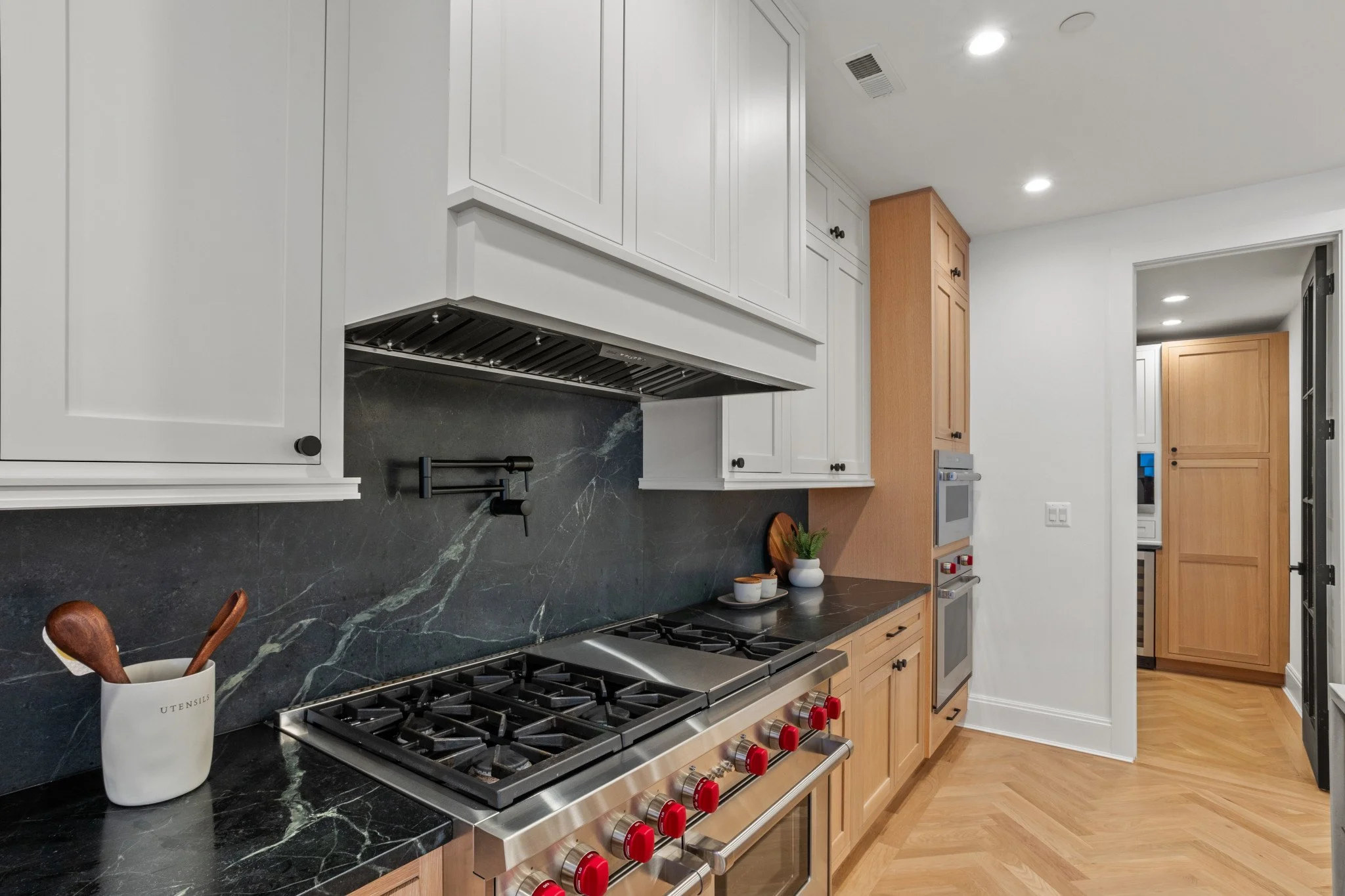 1021_Binney_Street_015.JPG