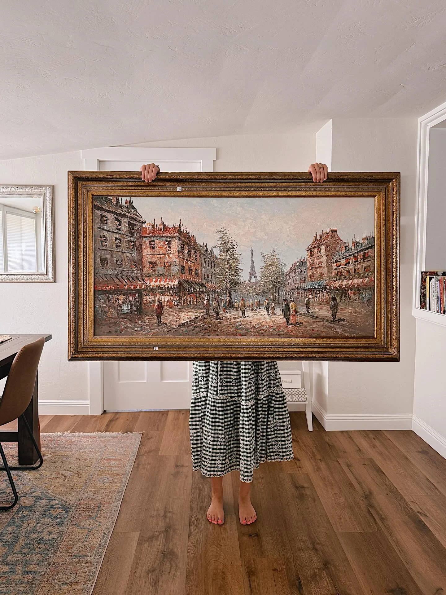 Sometimes you leave the thrift store empty-handed, and sometimes you leave with a $15 painting 🤯🤯🤯FIFTEEN DOLLARS! My favorite part was hauling this across the parking lot when a woman rolled down her window and yelled, &ldquo;That&rsquo;s beautif