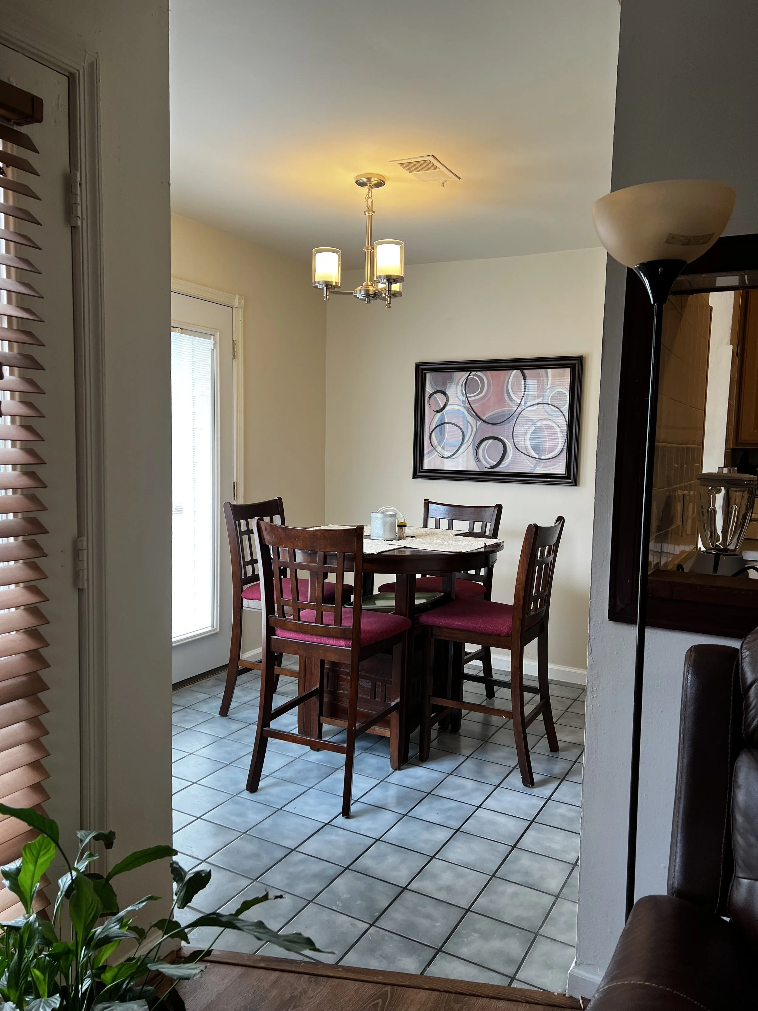 Breakfast nook.jpg