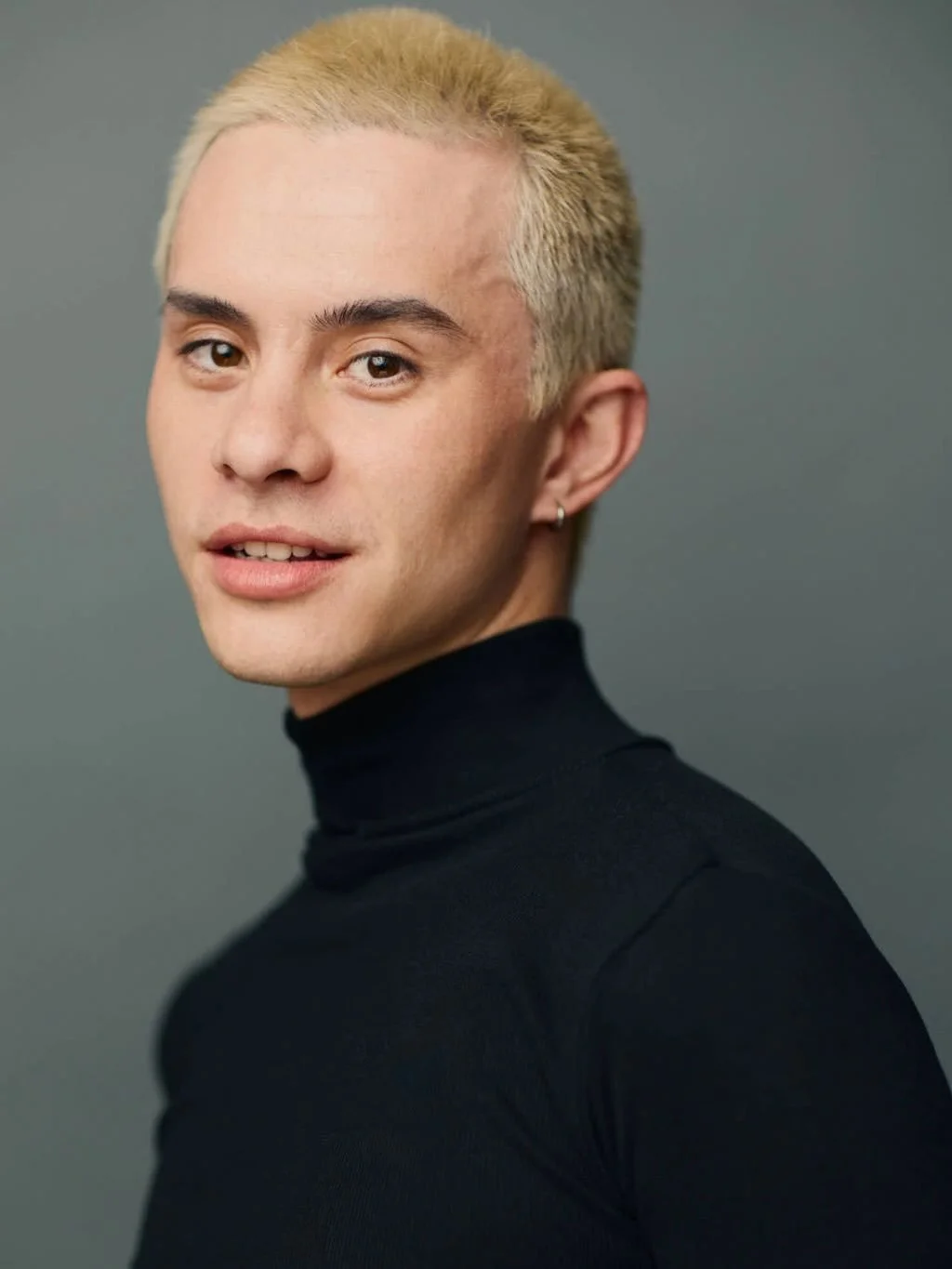 hi again from my face!!!! (new headshot edition) 
captured by @headshotsbymatt 💌