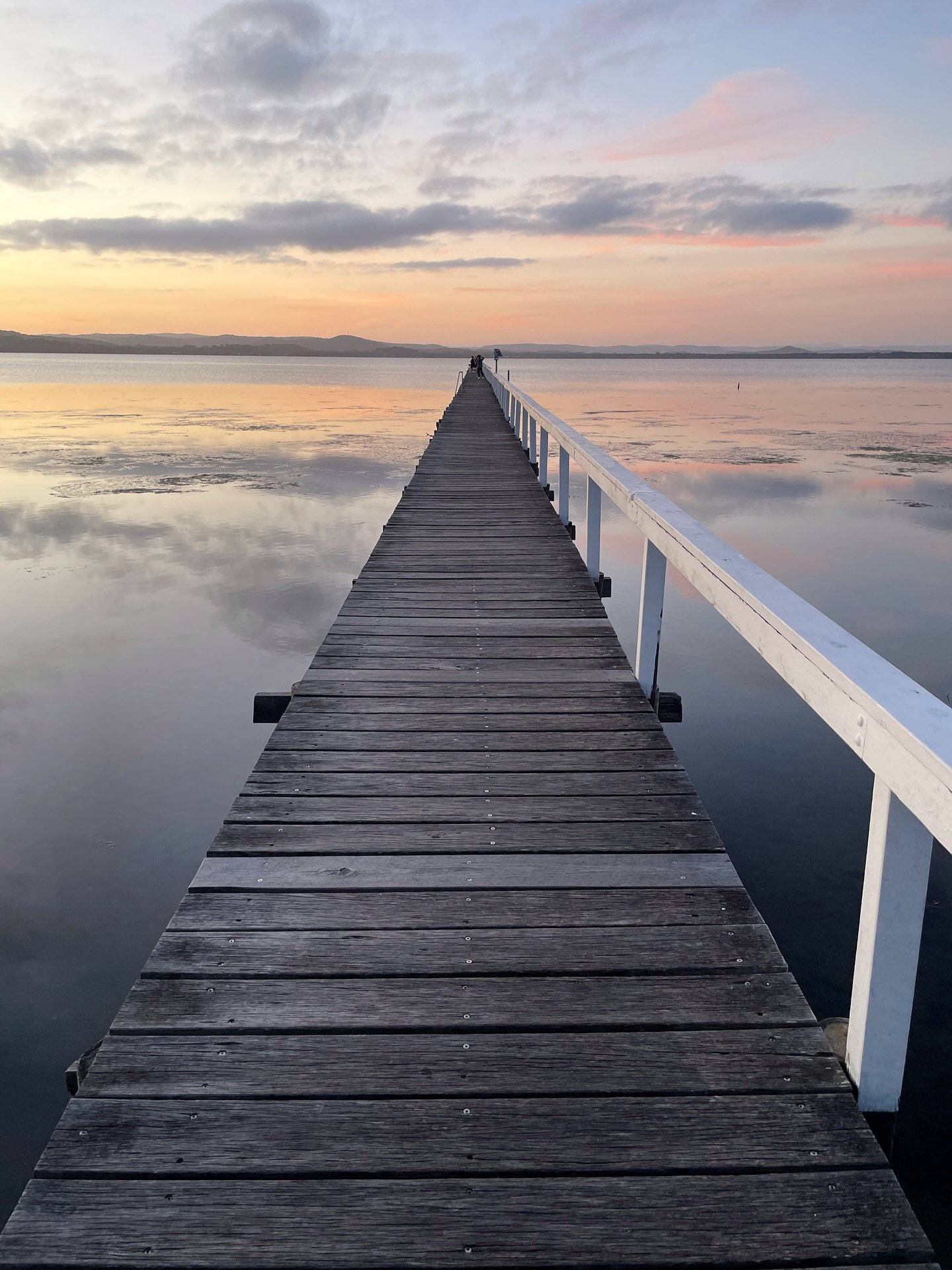 11&middot;11 Portal Energy ✨
Today, the 11/11, marks one of the most powerful energetic gateways of the year, the 11:11 portal.
Number 11 is the vibration of intuition, alignment and awakening. When it appears doubled, it&rsquo;s said that a portal o