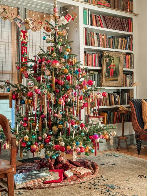 PREORDER The Vintage Holiday Christmas Tree - Leben Riebe