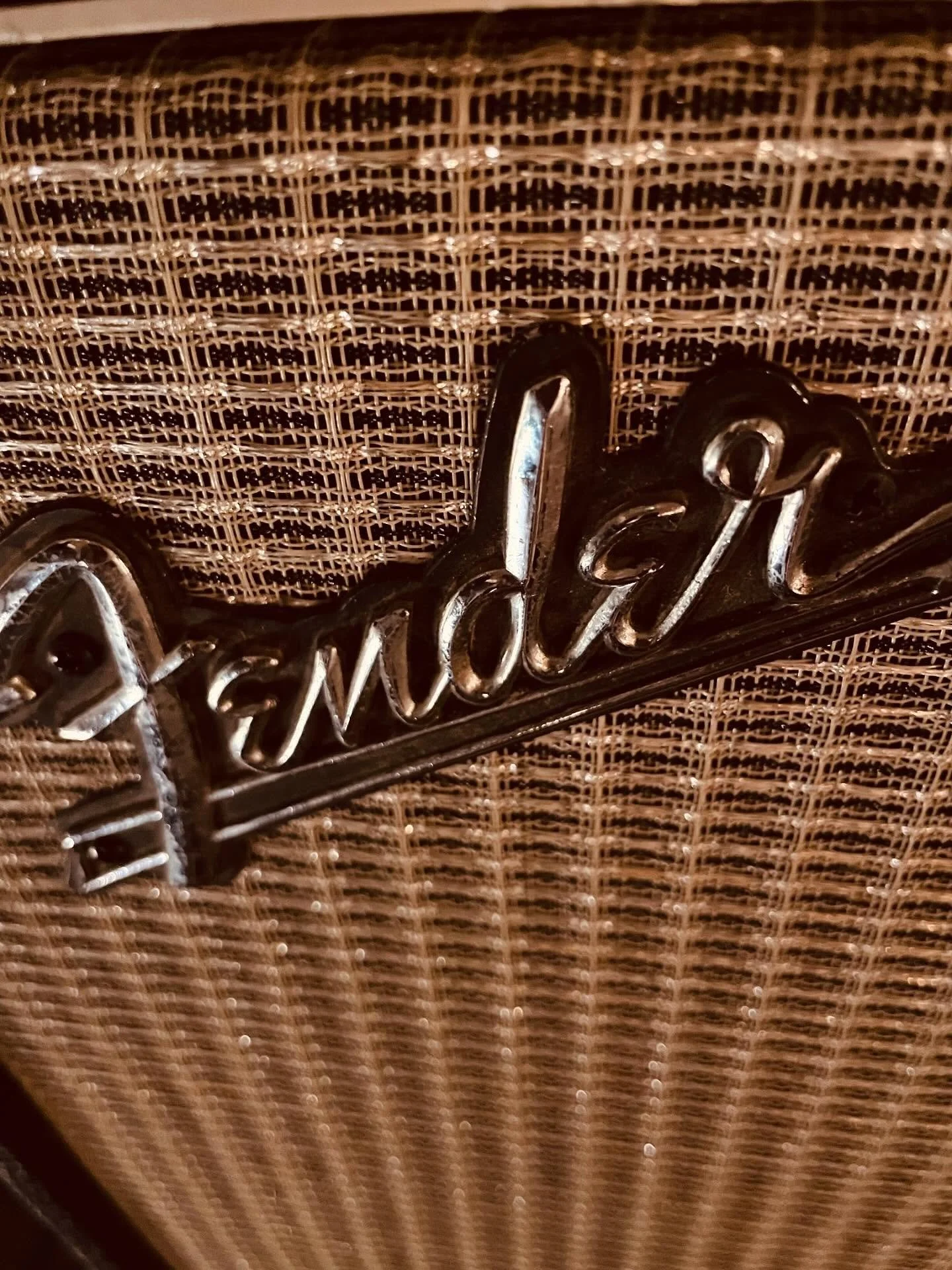original sound 

#ten4soul #vintagesound #soul #funk #groove #fendertwin #