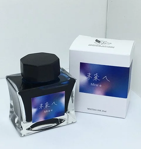 Zephyr Studio Mirai e fountain pen ink 20 ml bottle and box