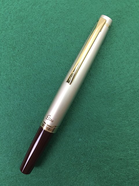 Pilot E95s - A classic short-long pocket pen