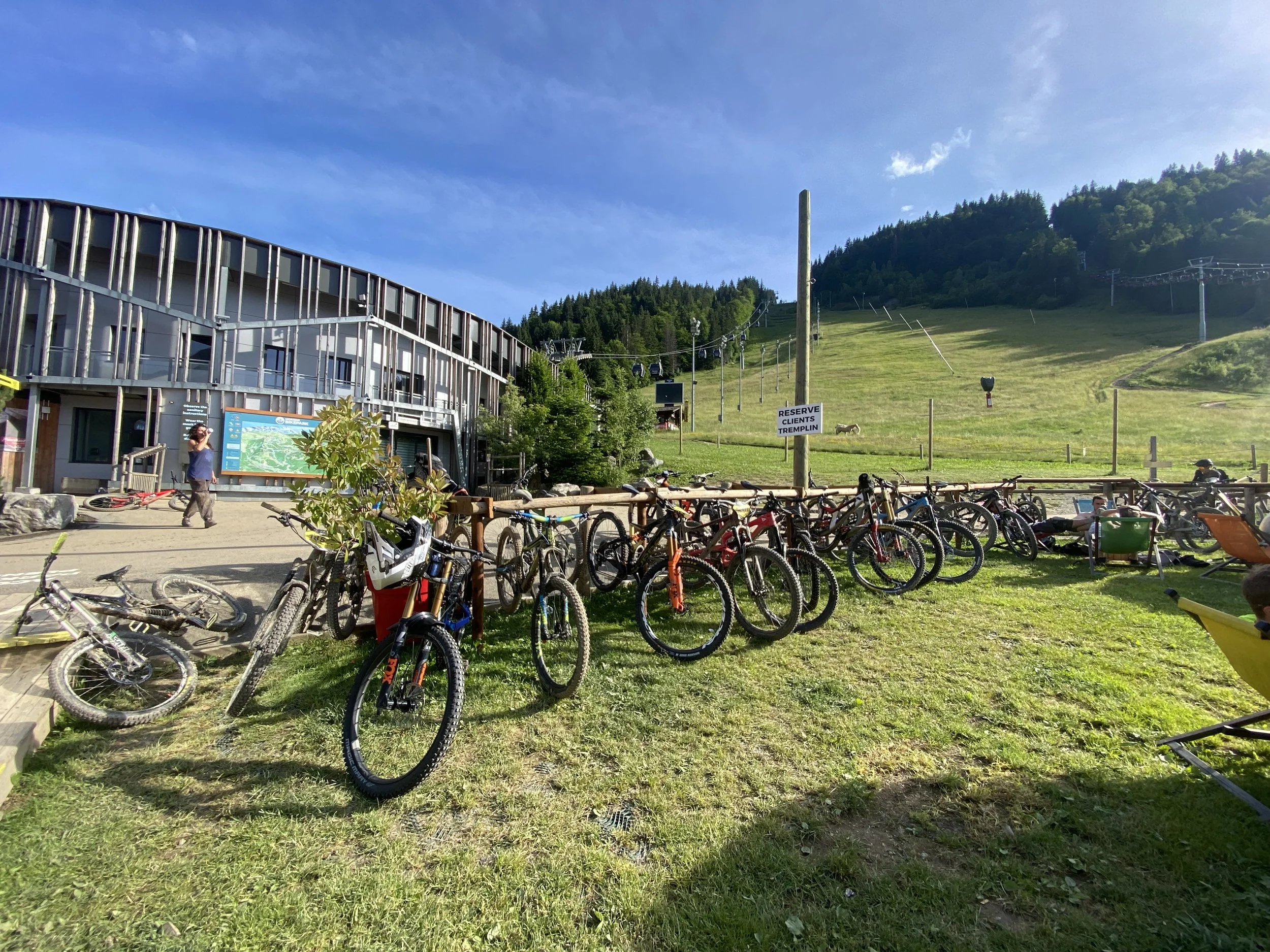 Le Tremplin - Next to the Pleney Gondola