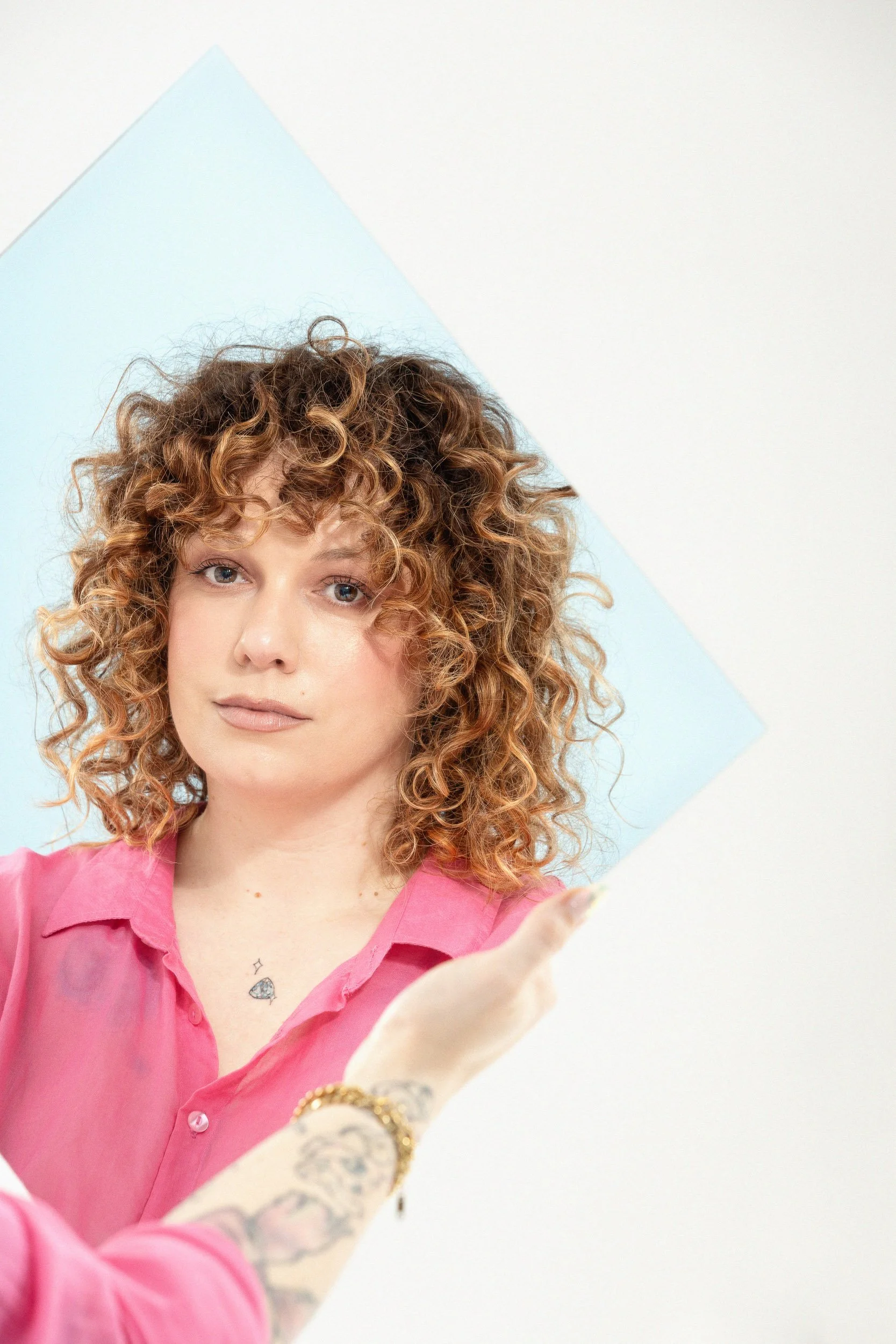 colourful Studio Headshots for Raine Tauber, International Makeup Artist and Content Creator @rainetauber @dreamsqns CEO