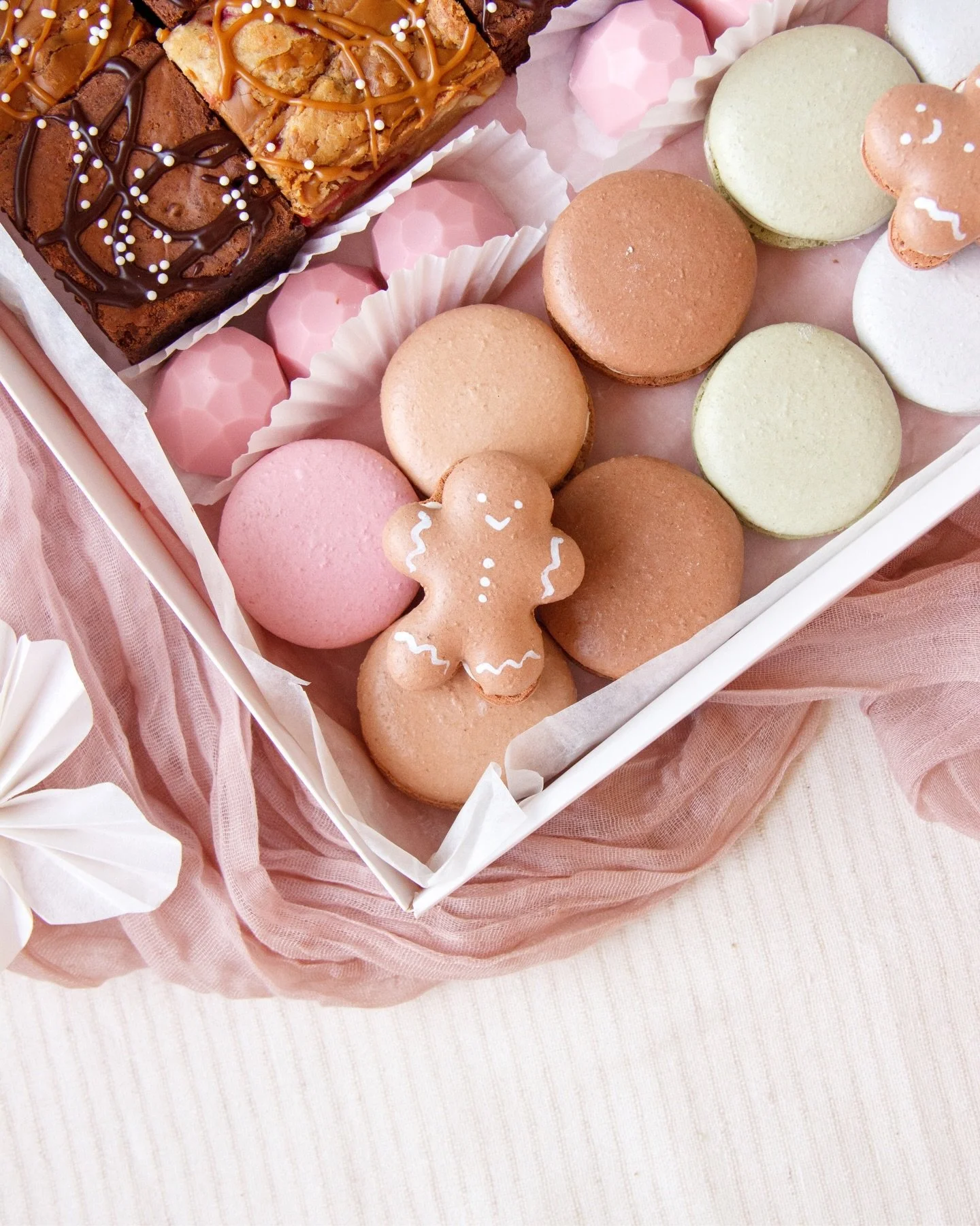 Joulukampanjasta tulee tasaisesti kyselyj&auml; ja kuten aiemmin stoorien puolella kerroin, t&auml;n&auml; vuonna joulukampanja j&auml;&auml; v&auml;liin. Kokeilen t&auml;n&auml; vuonna kevytt&auml; siirtymist&auml; joululomalle ja viel&auml; tavanom