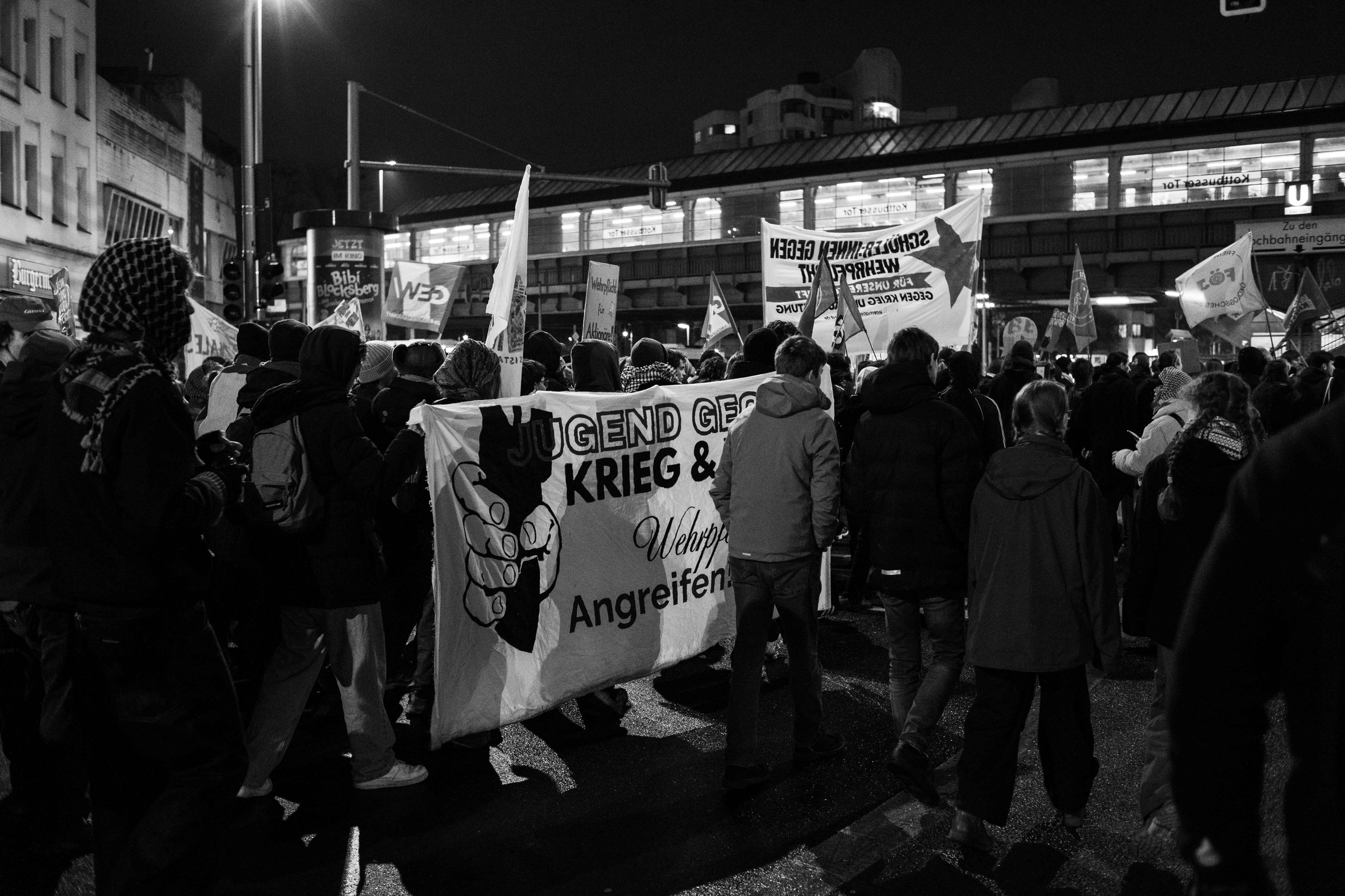 BW_Wehrpflicht-Demo-Berlin-2025_MarvinMachler-37.jpg