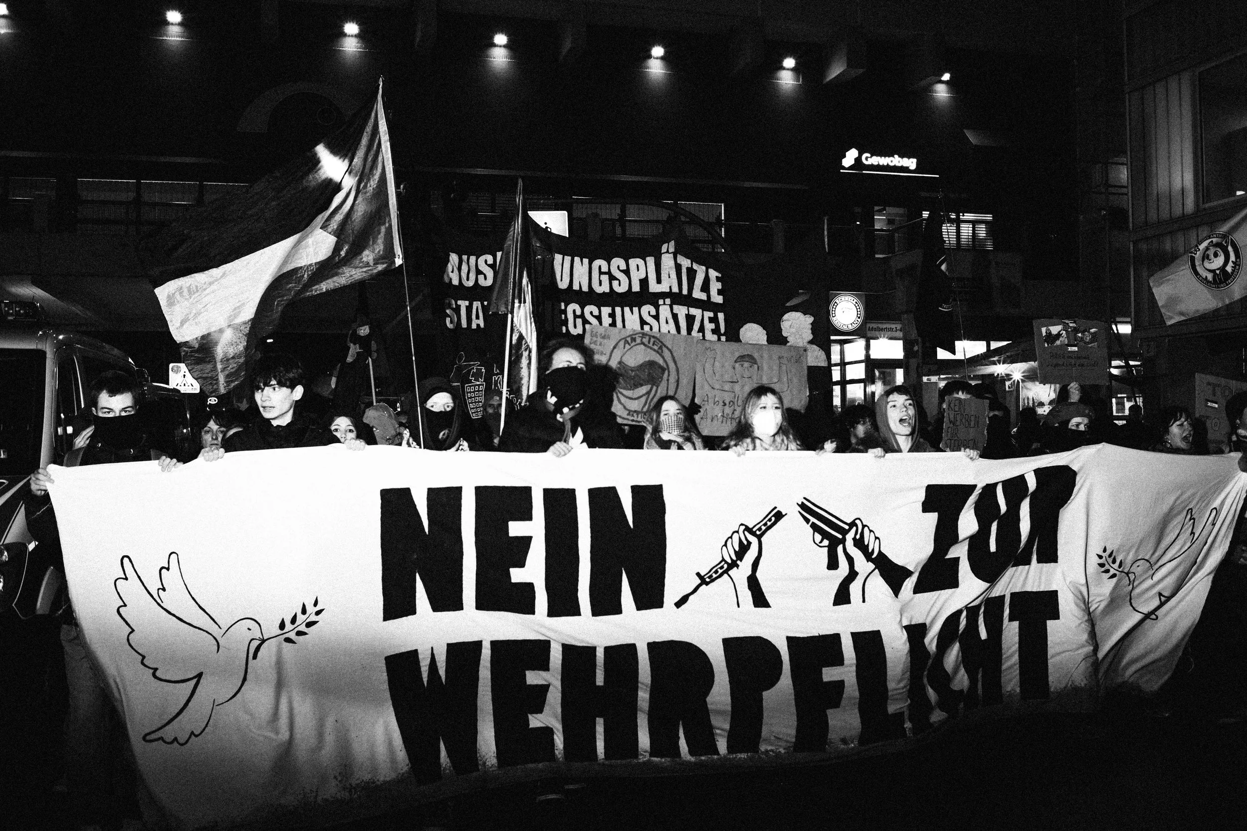 BW_Wehrpflicht-Demo-Berlin-2025_MarvinMachler-48.jpg