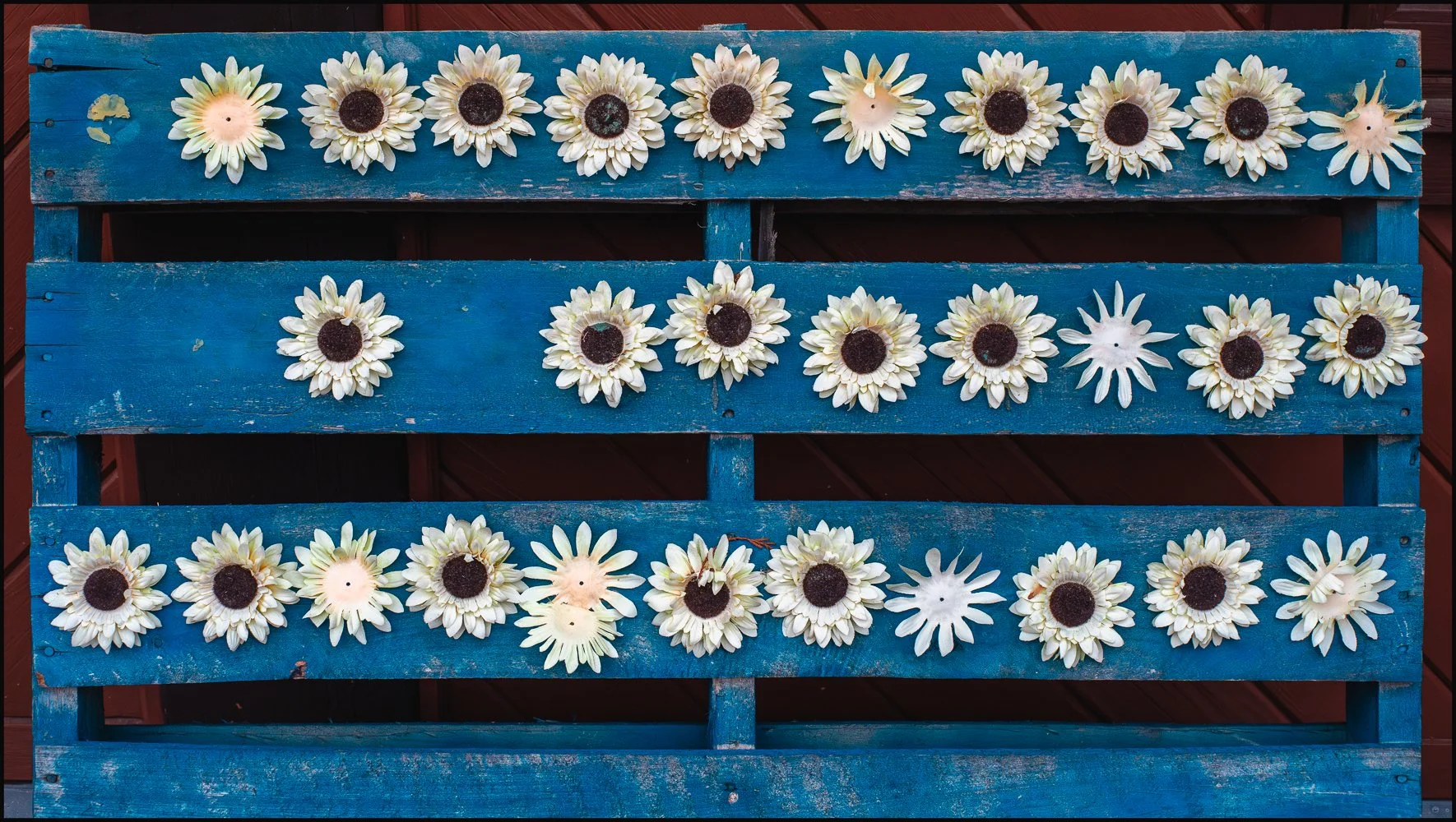 Broken pattern in blue and white.  December 2025