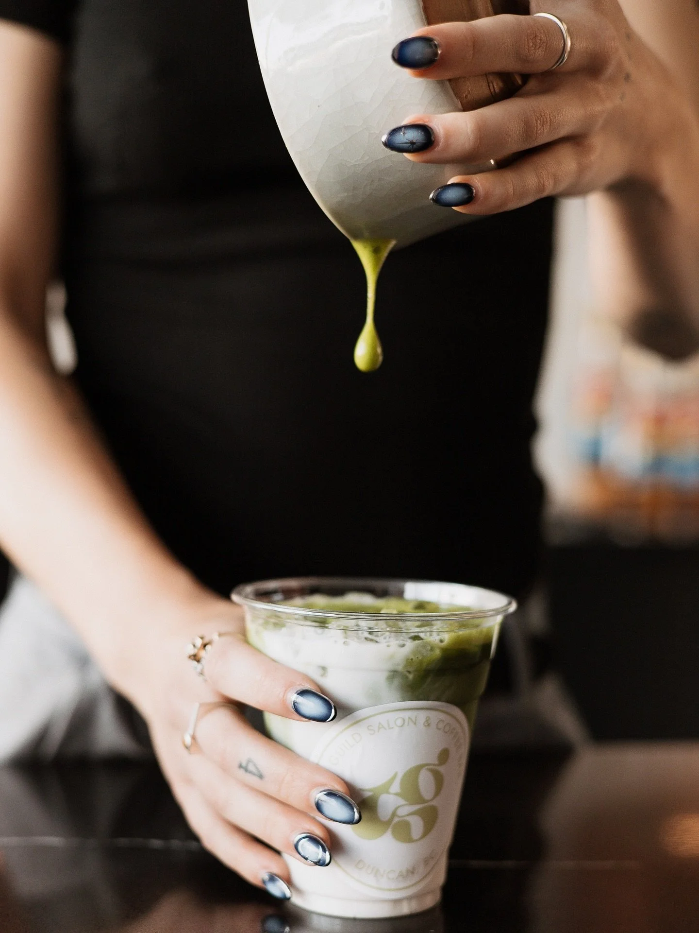 Cute and caffeinated! Do we prefer our matcha hot or iced in the winter? 😏