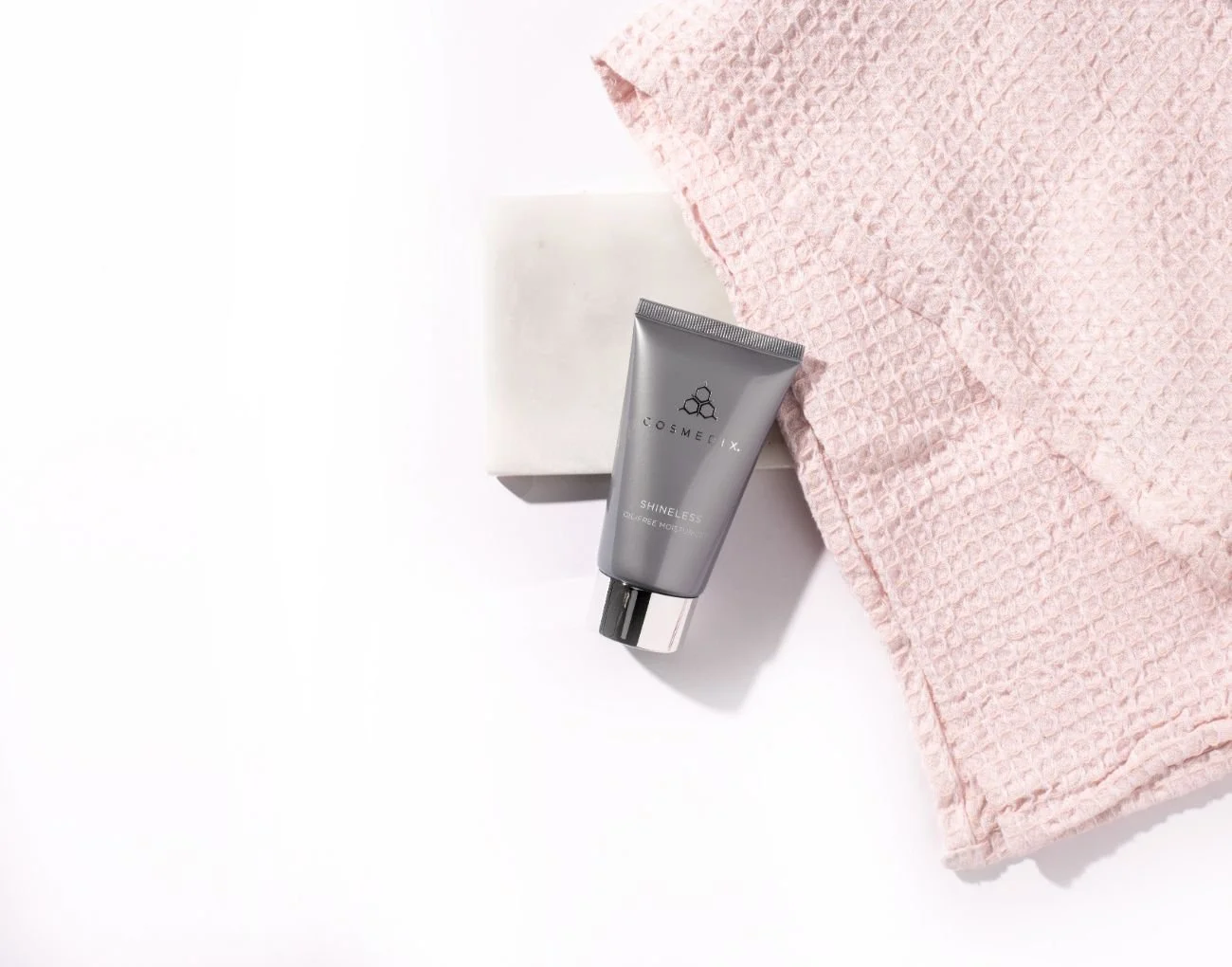 Cosmedix Illuminate & Lift Moisturizer — Apricus Wellness