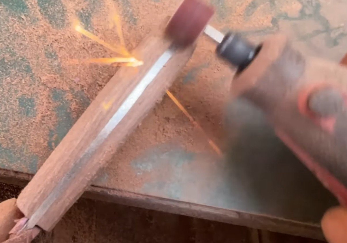 Shaping a Knife Handle